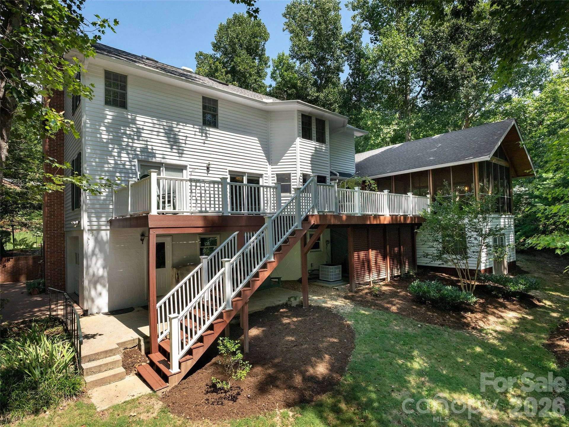 440 Sondley Woods Place - Photo 39