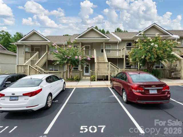 507 Carlyle Way