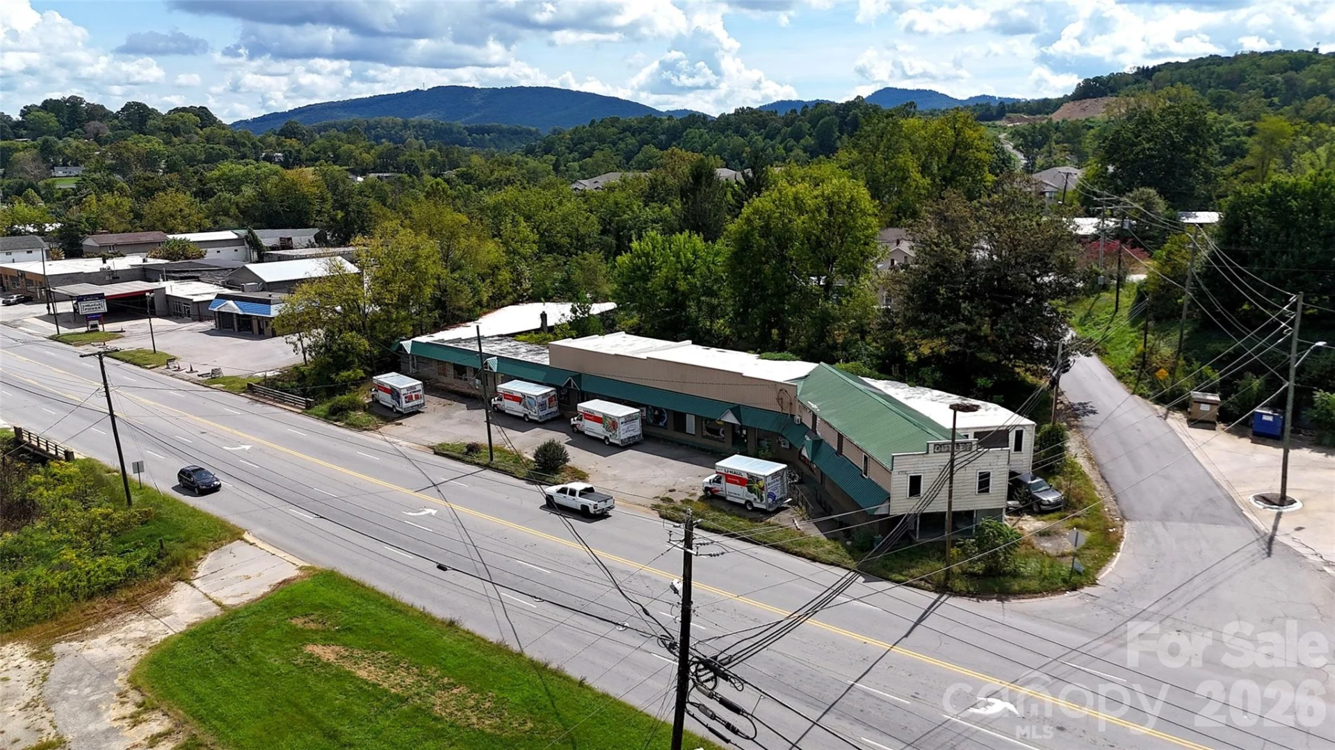 1482 Smokey Park Highway - Photo 2