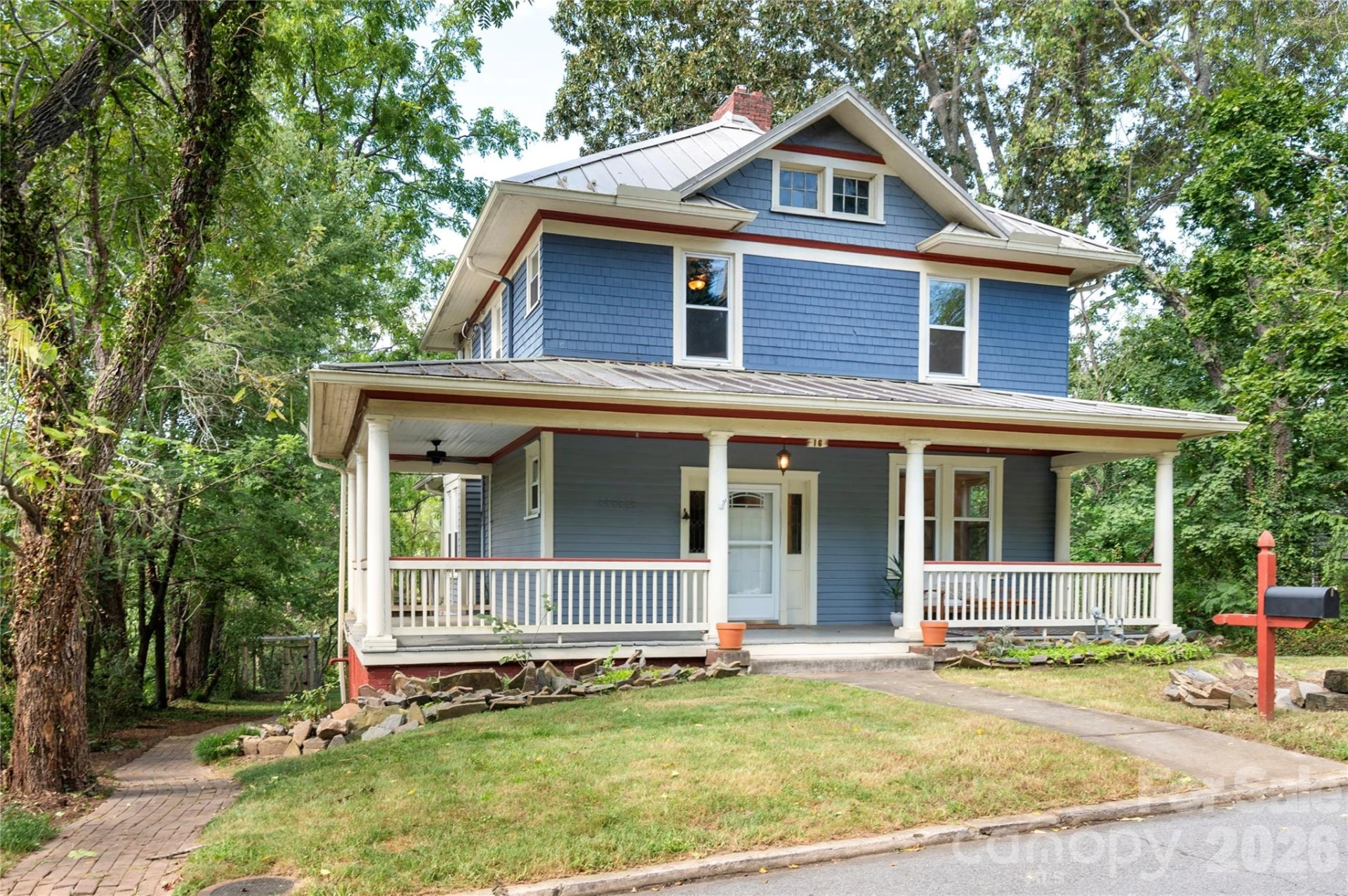 16 West Street - Photo 2