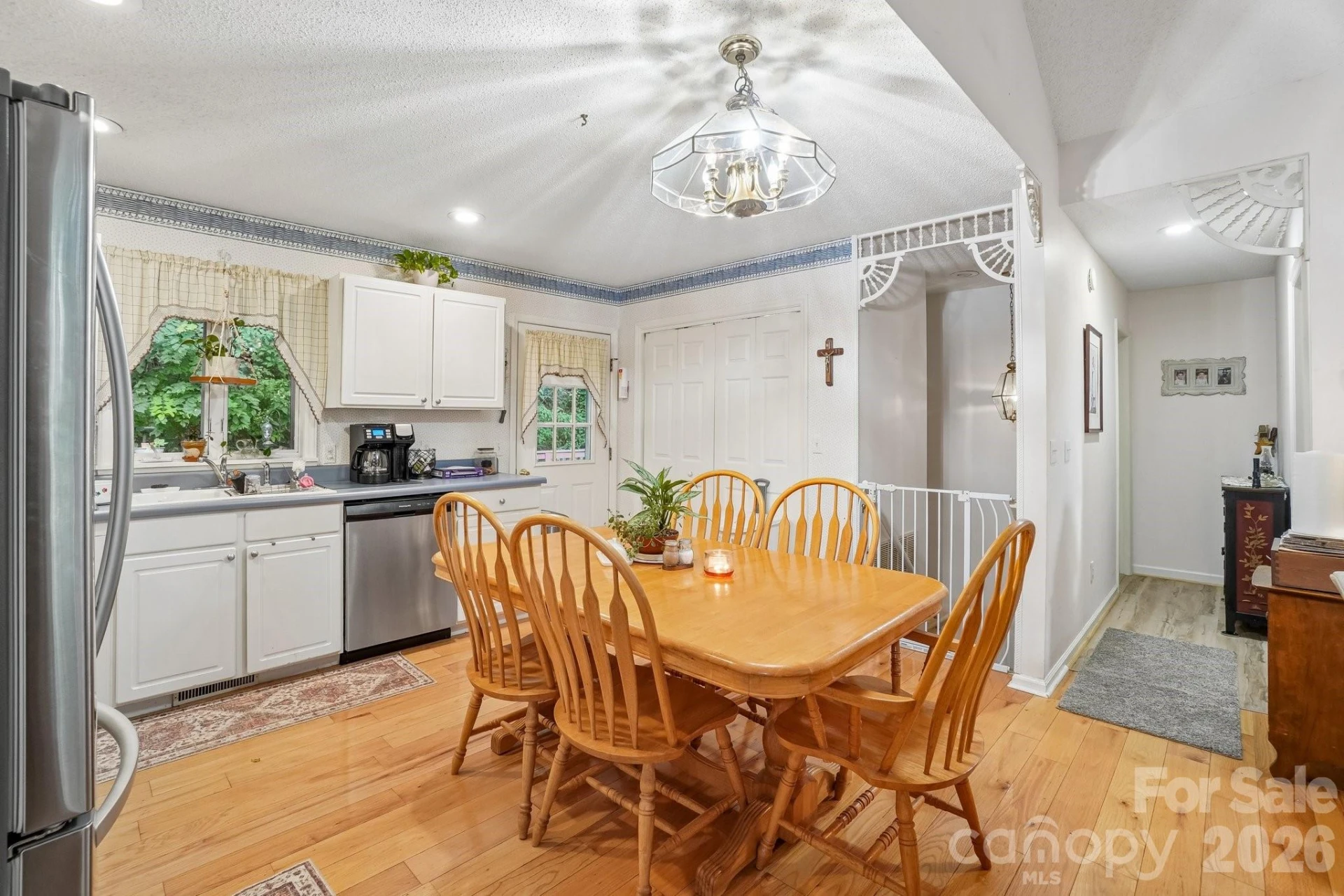 650 Creek Side Drive - Photo 5