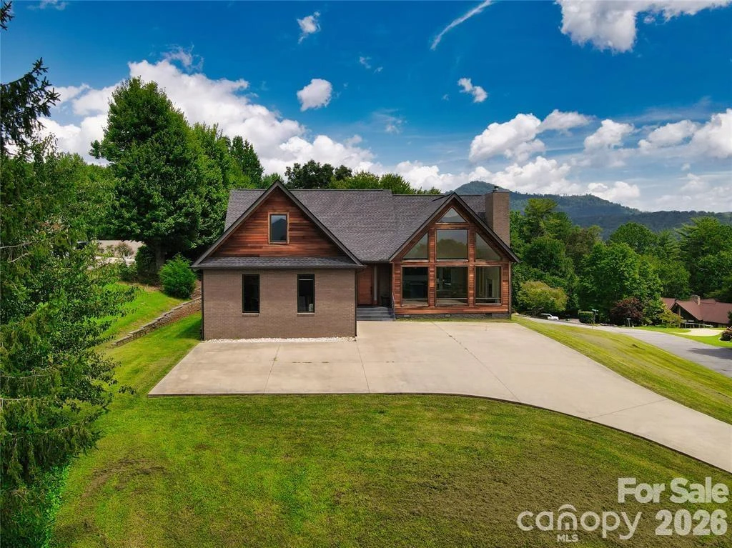 8 Nottingham Drive - Photo 2