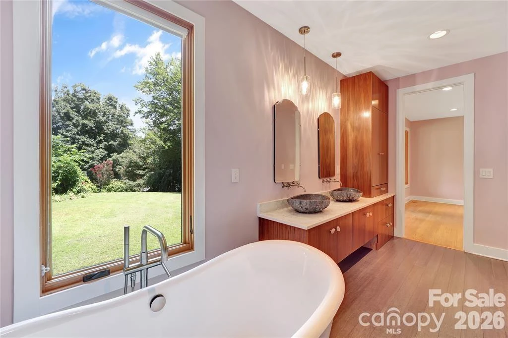 8 Nottingham Drive - Photo 14
