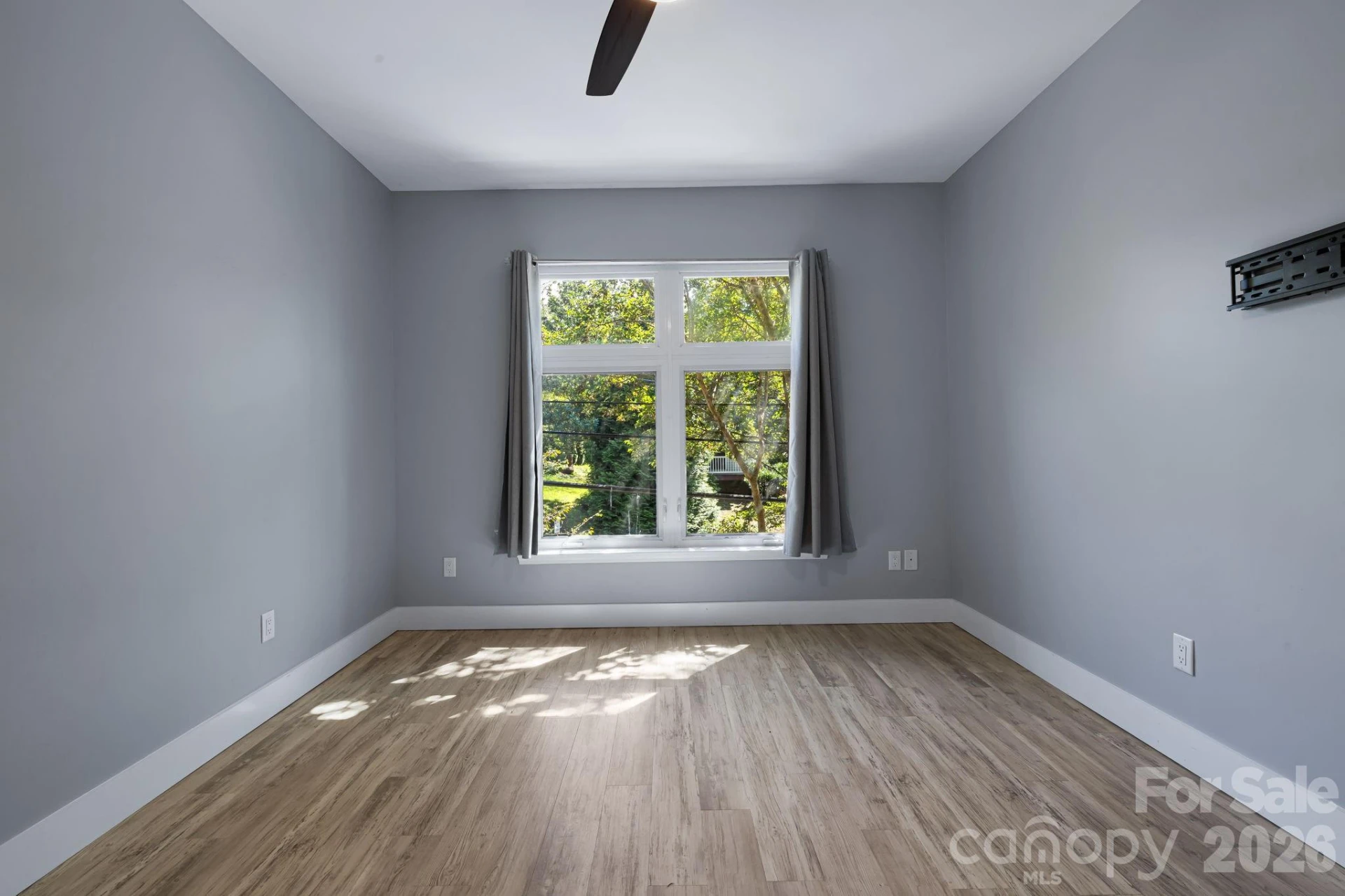 125 Clingman Avenue #203 - Photo 18