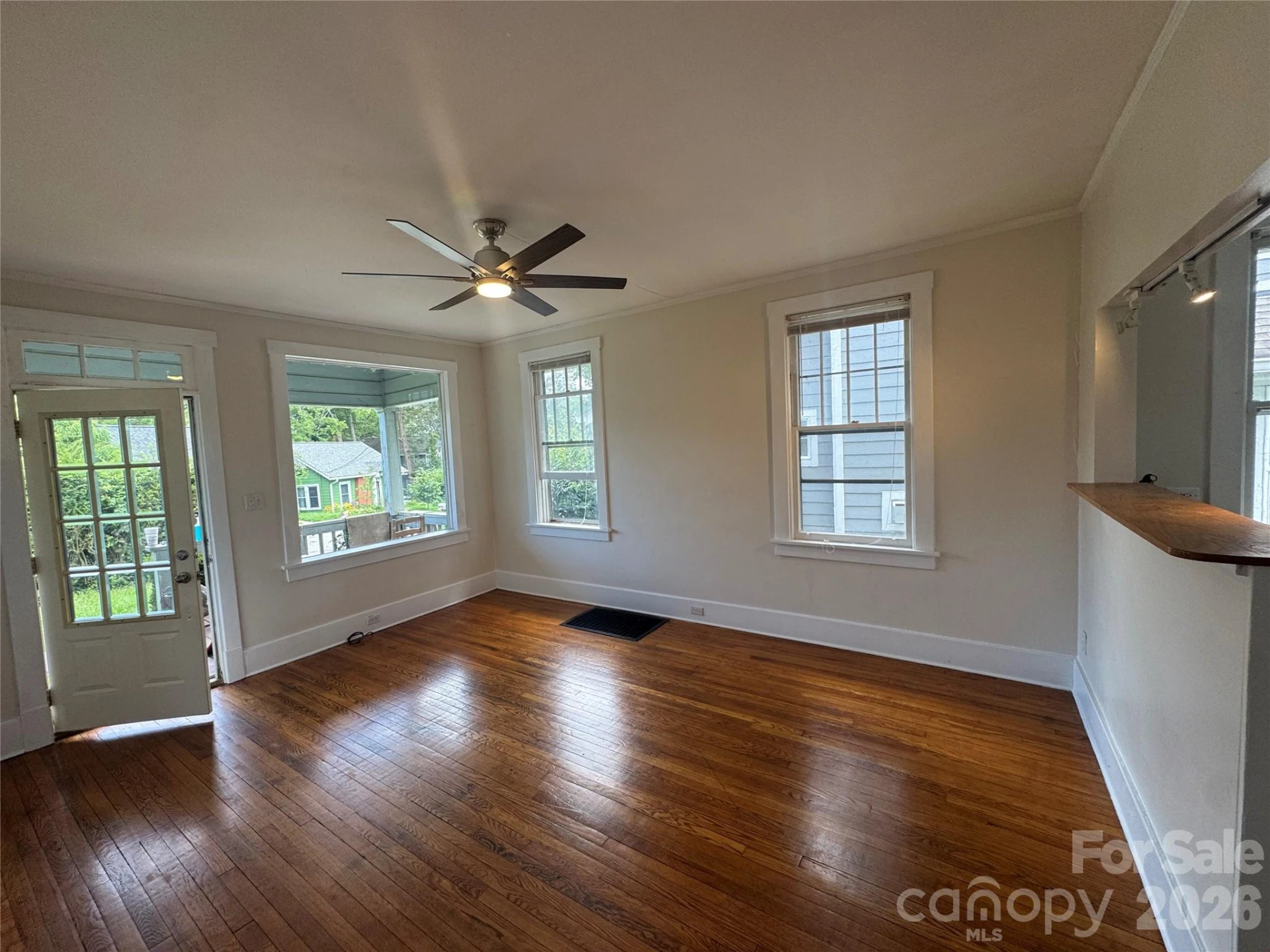 200 Courtland Place - Photo 4