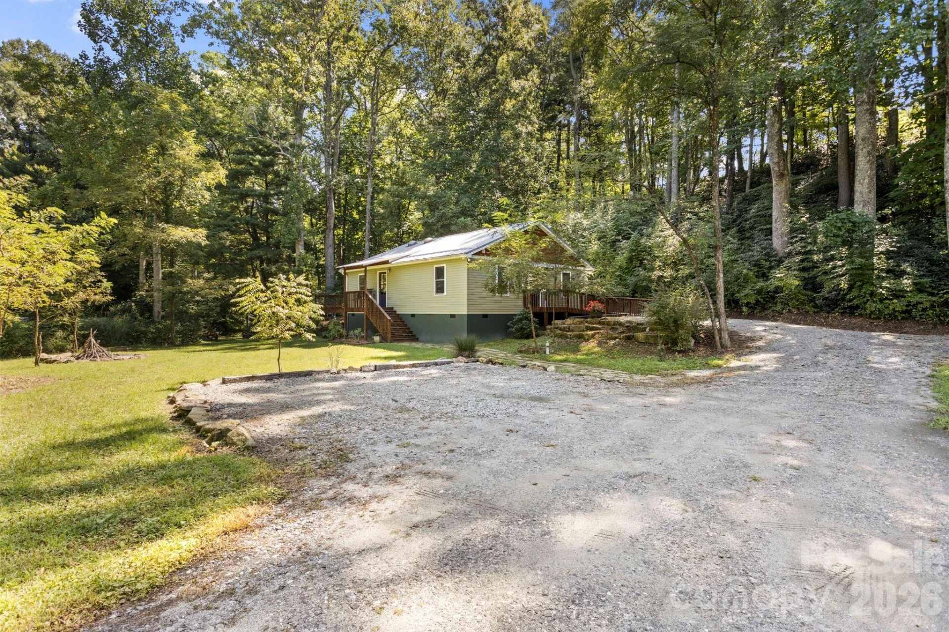 400 Laurel Drive - Photo 4