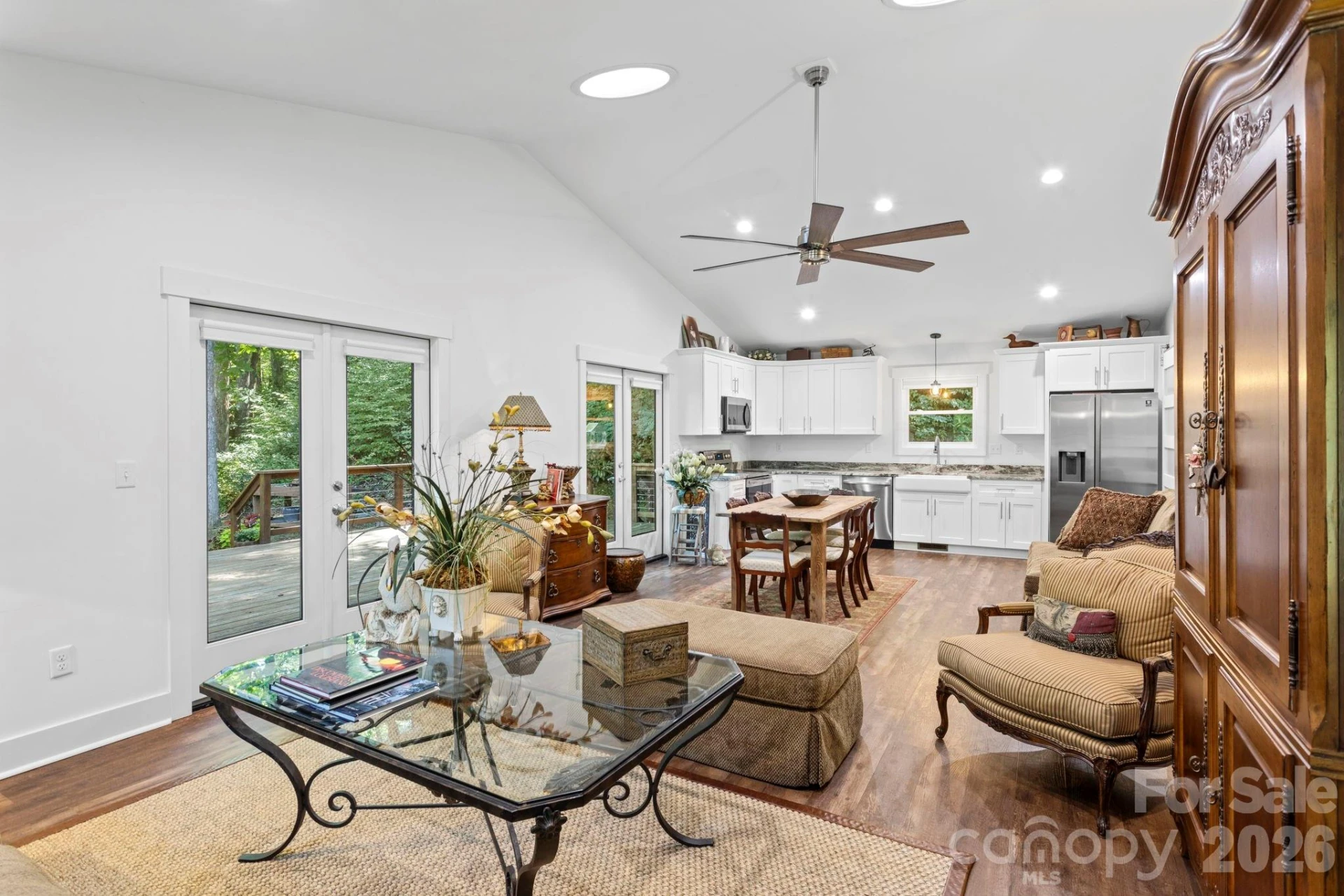 400 Laurel Drive - Photo 5