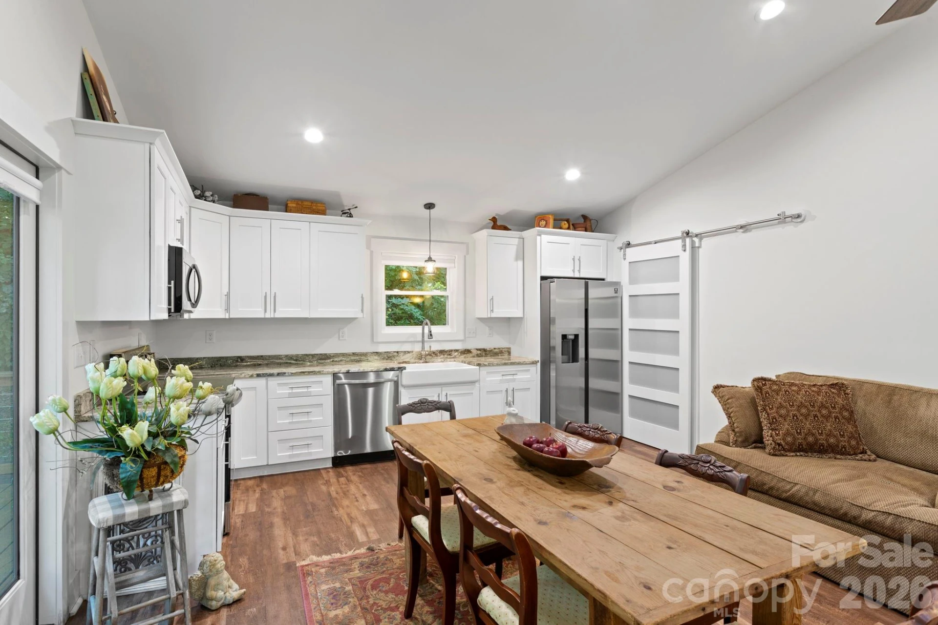 400 Laurel Drive - Photo 8