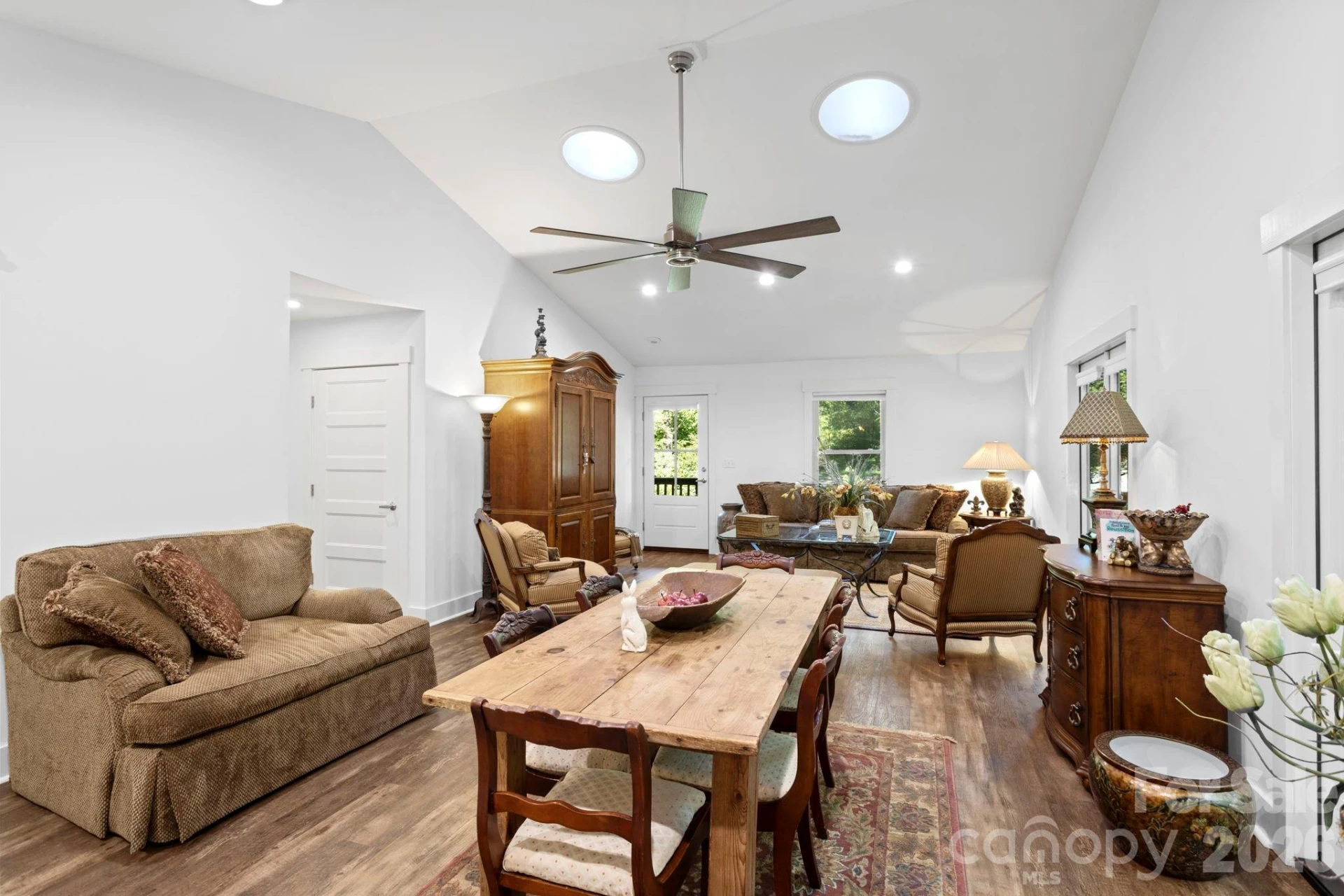 400 Laurel Drive - Photo 9