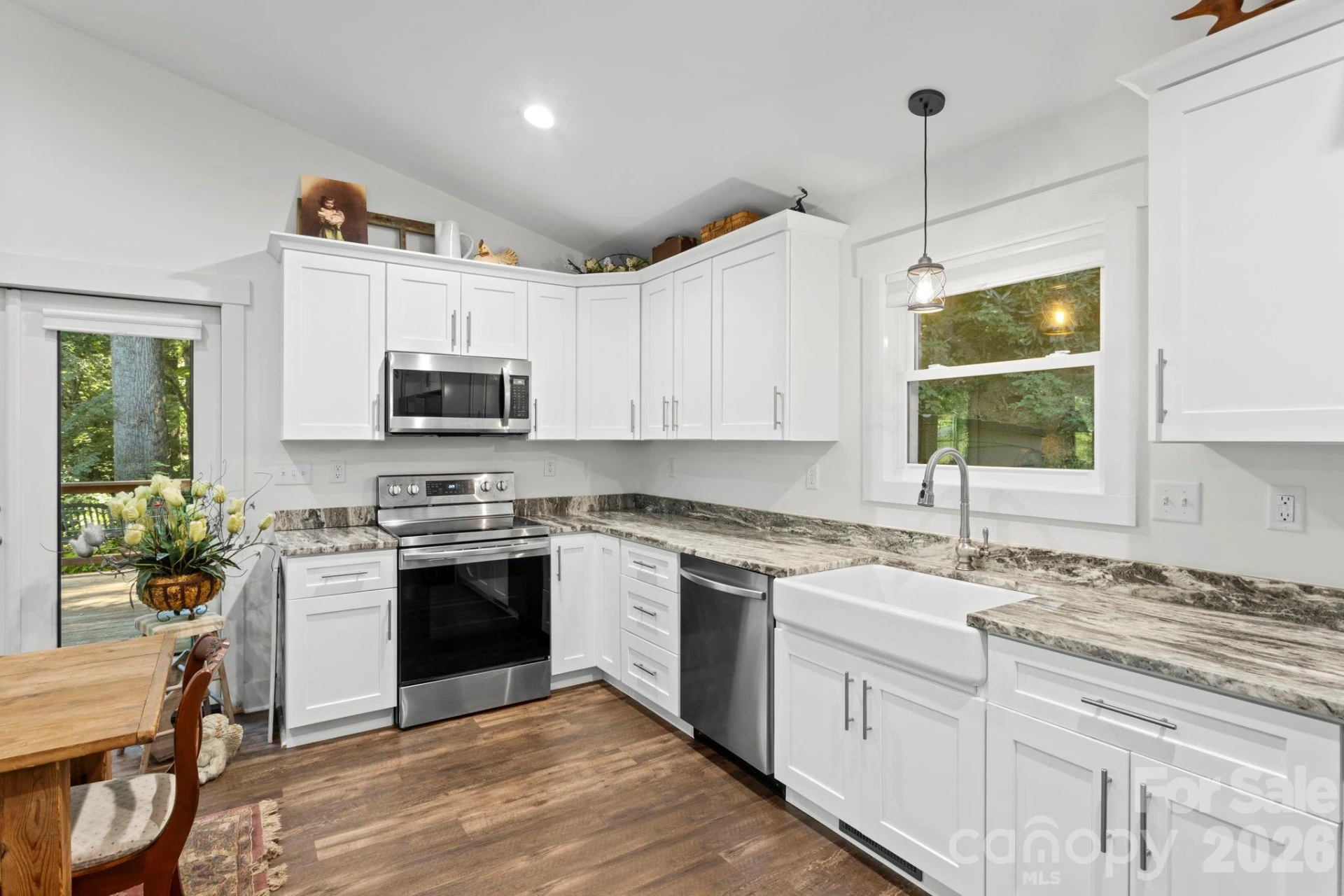 400 Laurel Drive - Photo 11