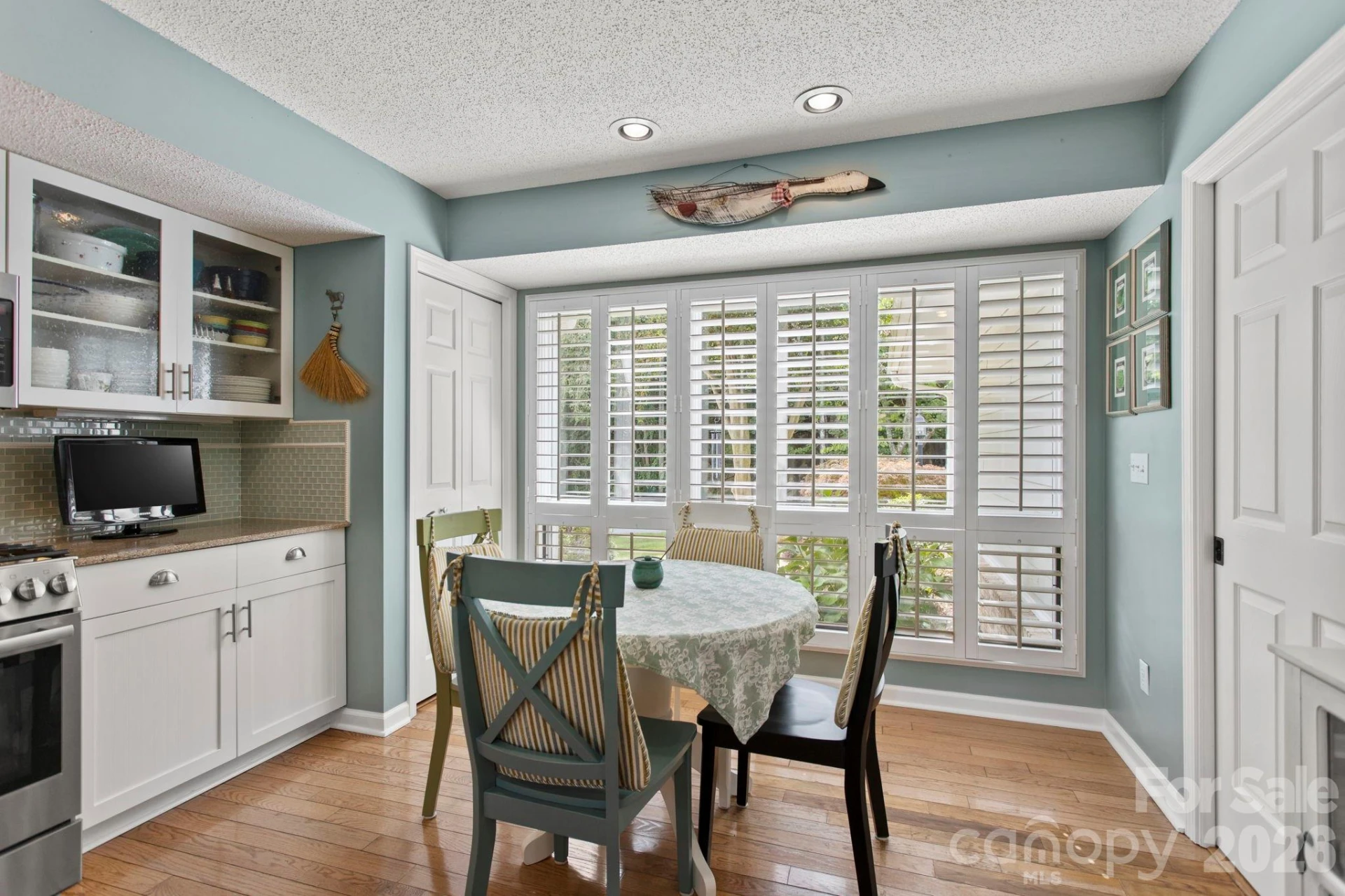 414 Ledgemont Court - Photo 13