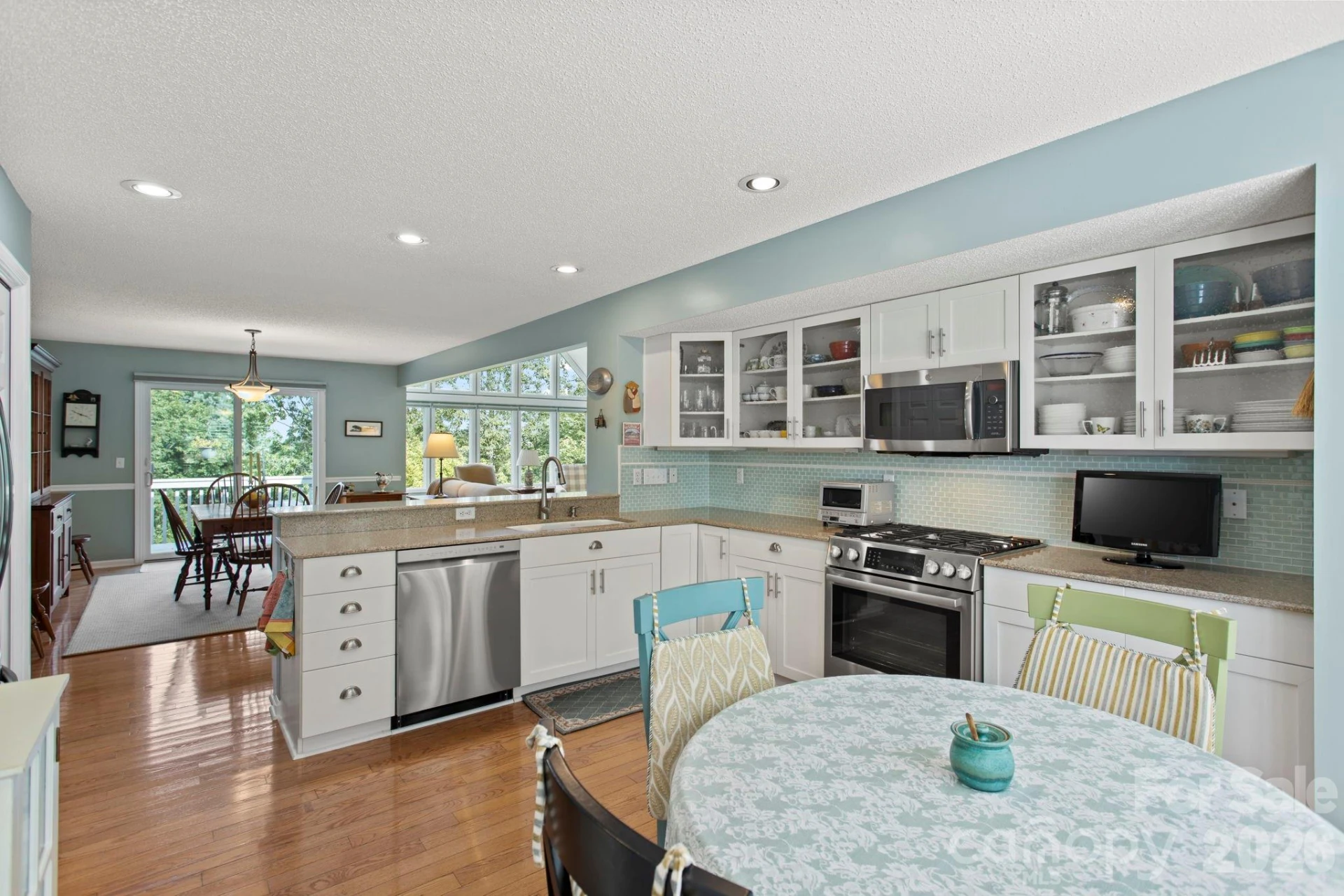414 Ledgemont Court - Photo 14