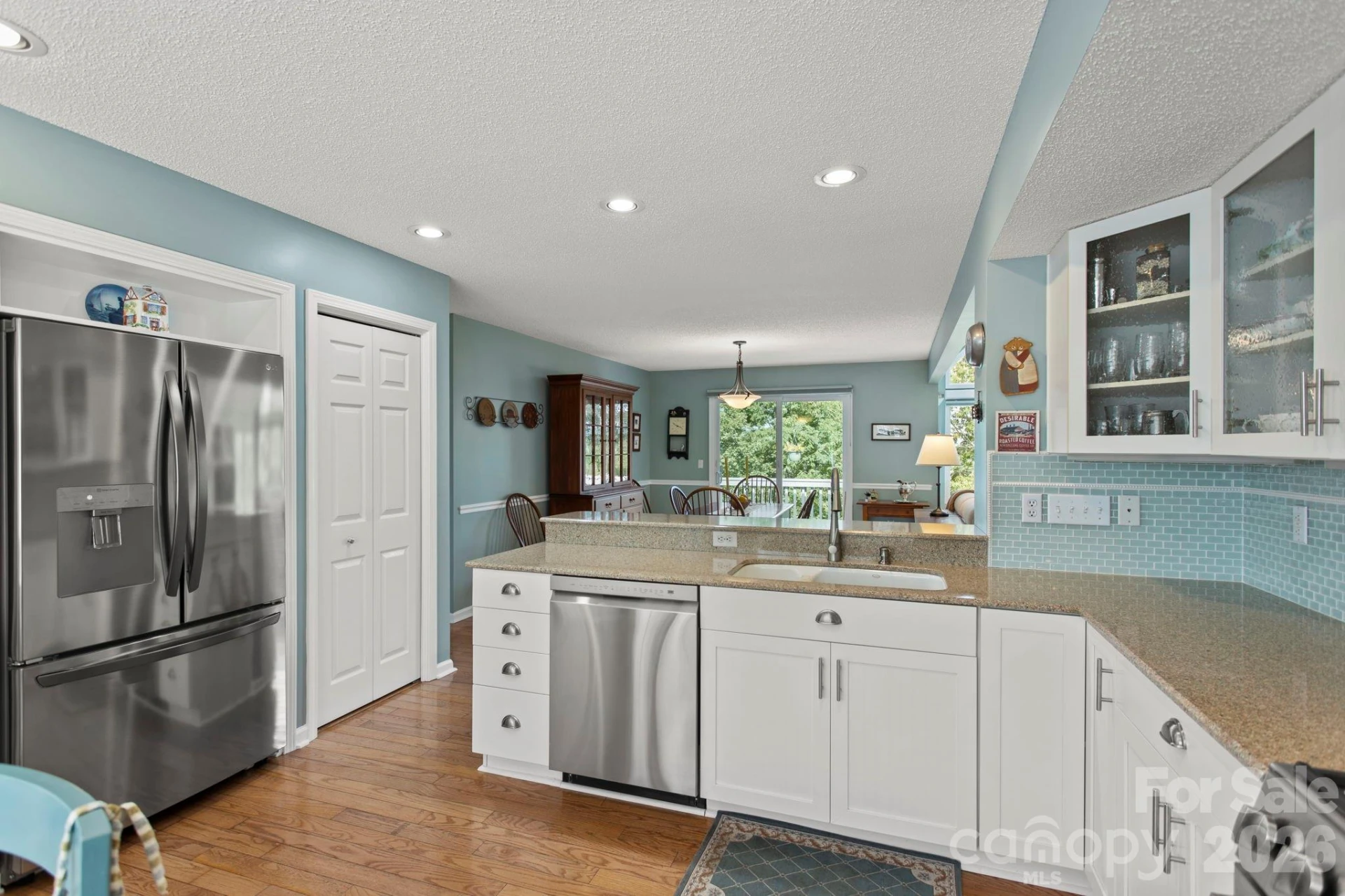 414 Ledgemont Court - Photo 15