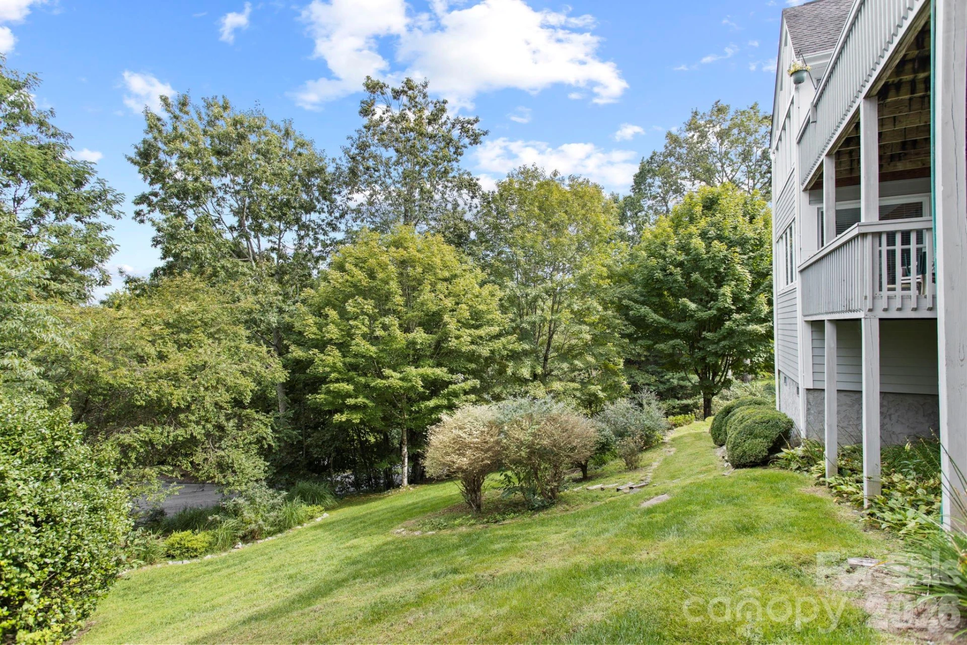 414 Ledgemont Court - Photo 36