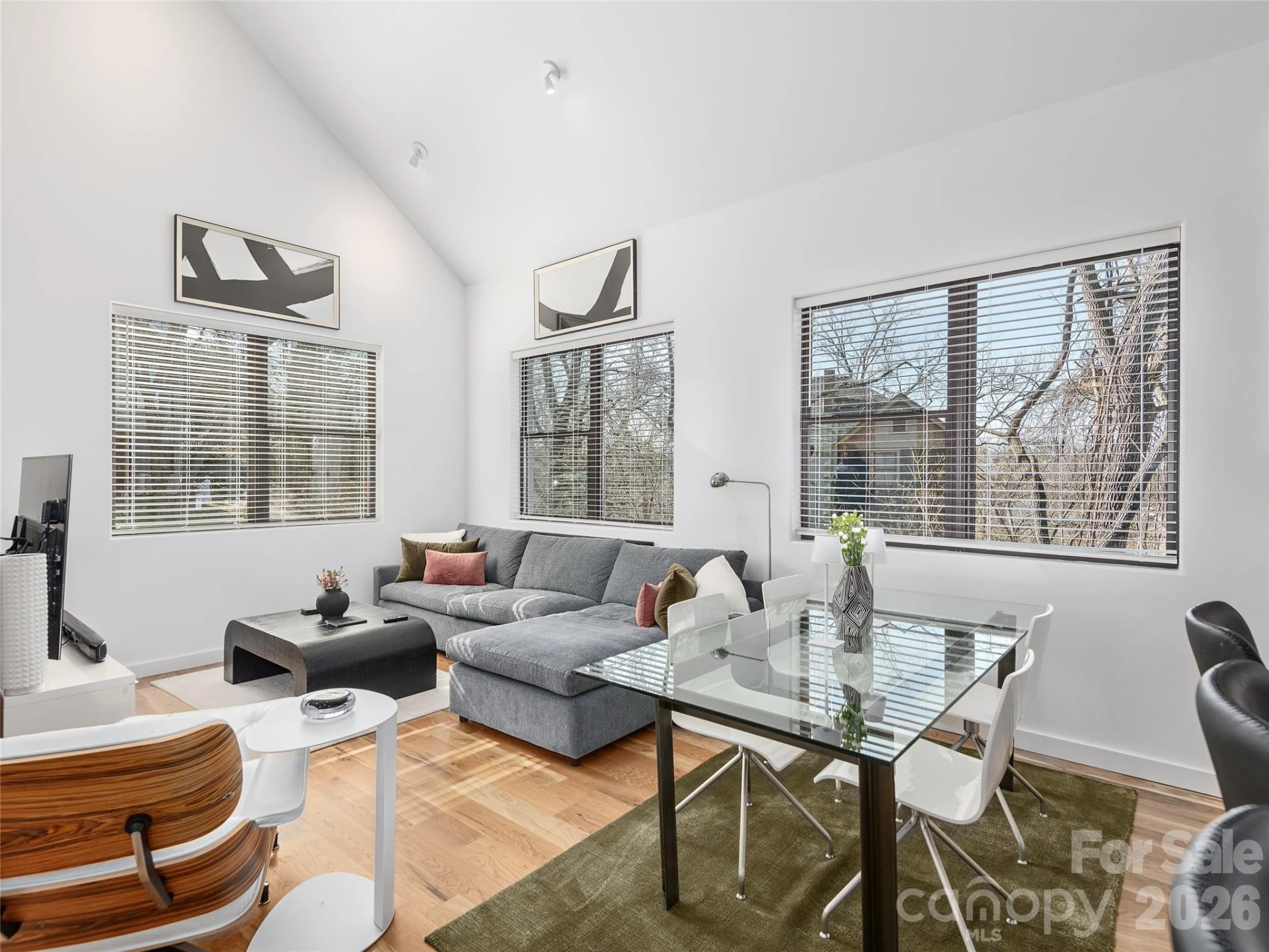 435 W Haywood Street - Photo 5