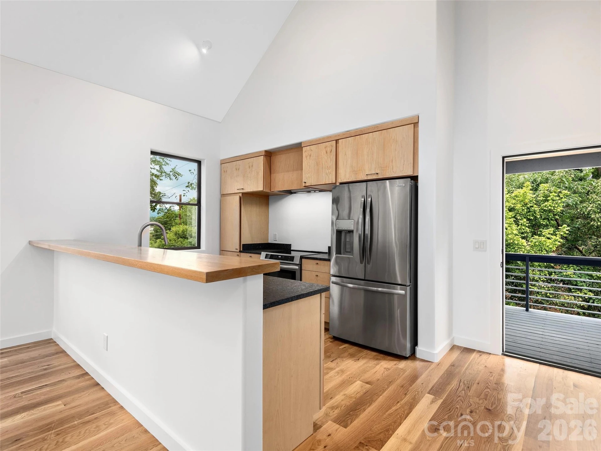 435 W Haywood Street - Photo 11