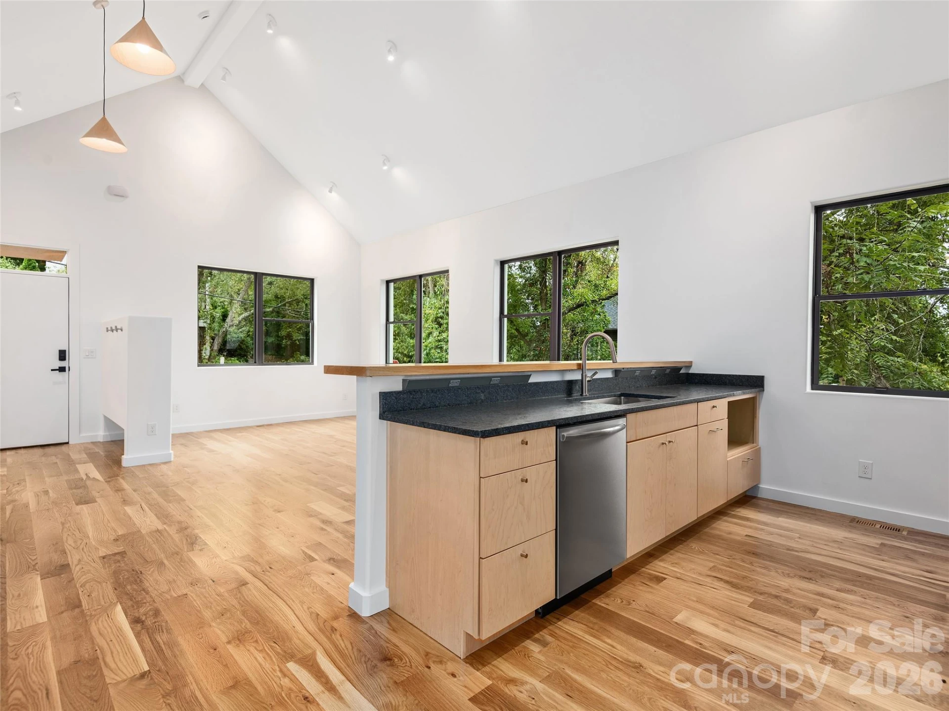 435 W Haywood Street - Photo 13