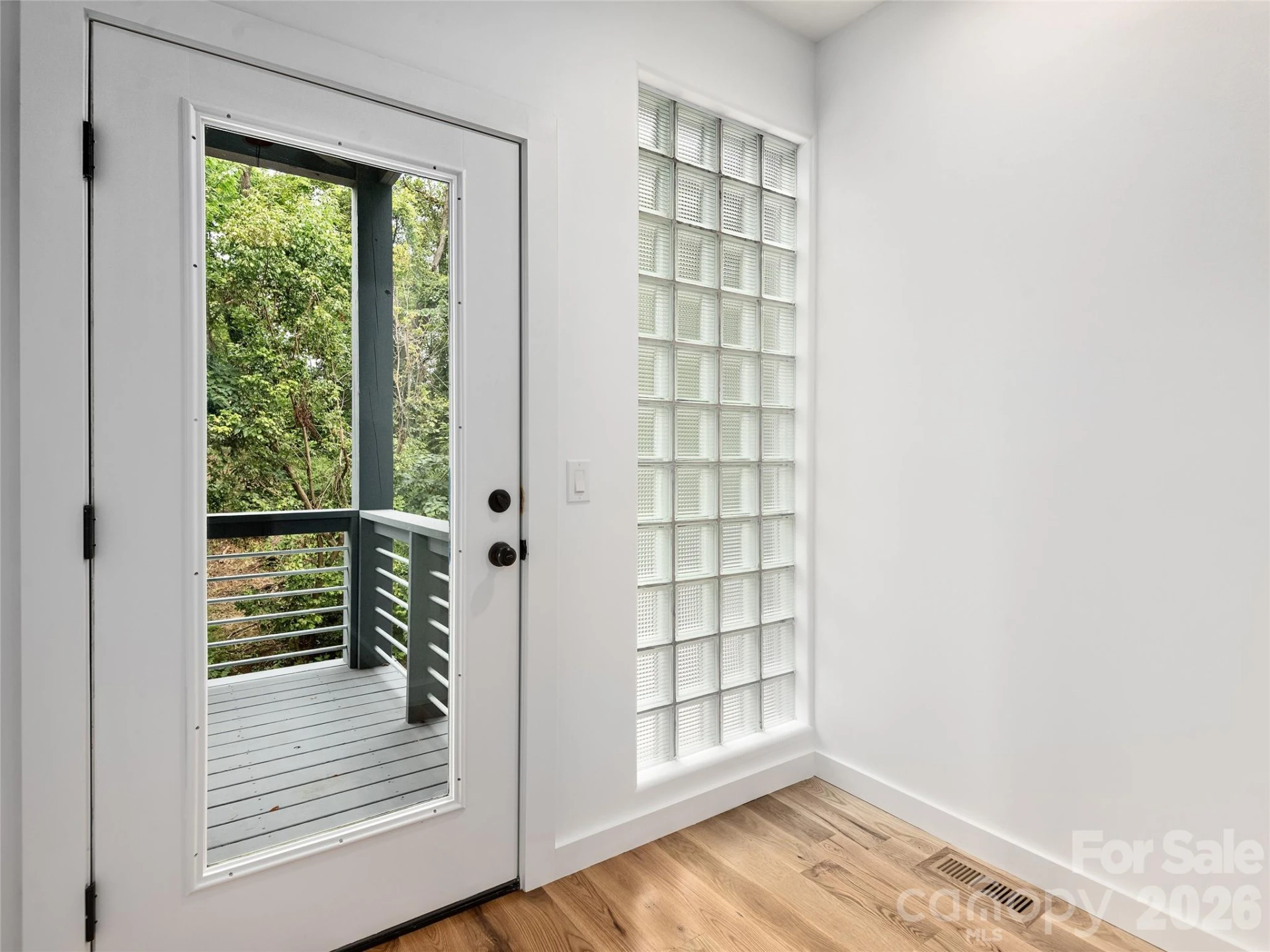 435 W Haywood Street - Photo 15