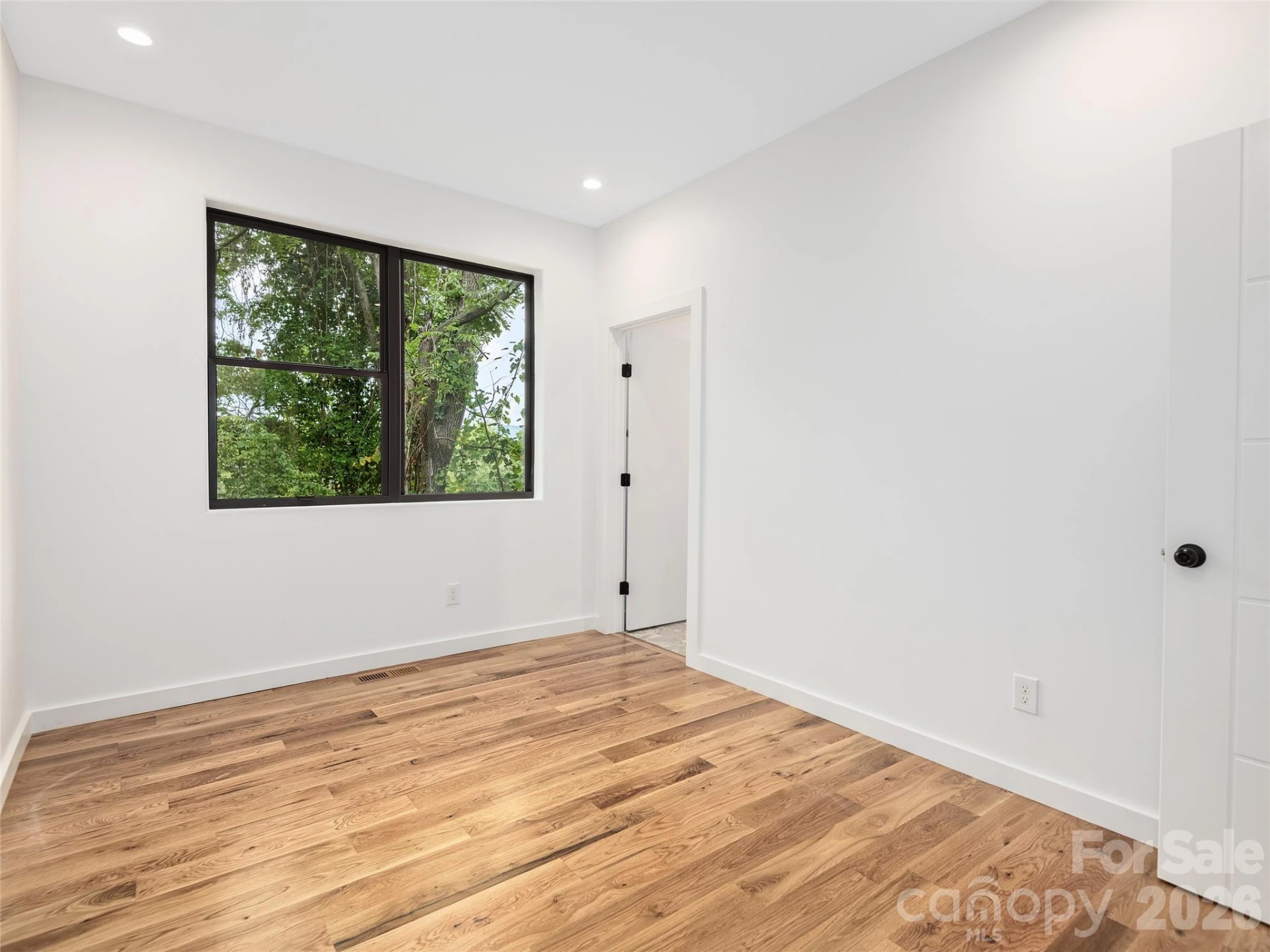 435 W Haywood Street - Photo 20