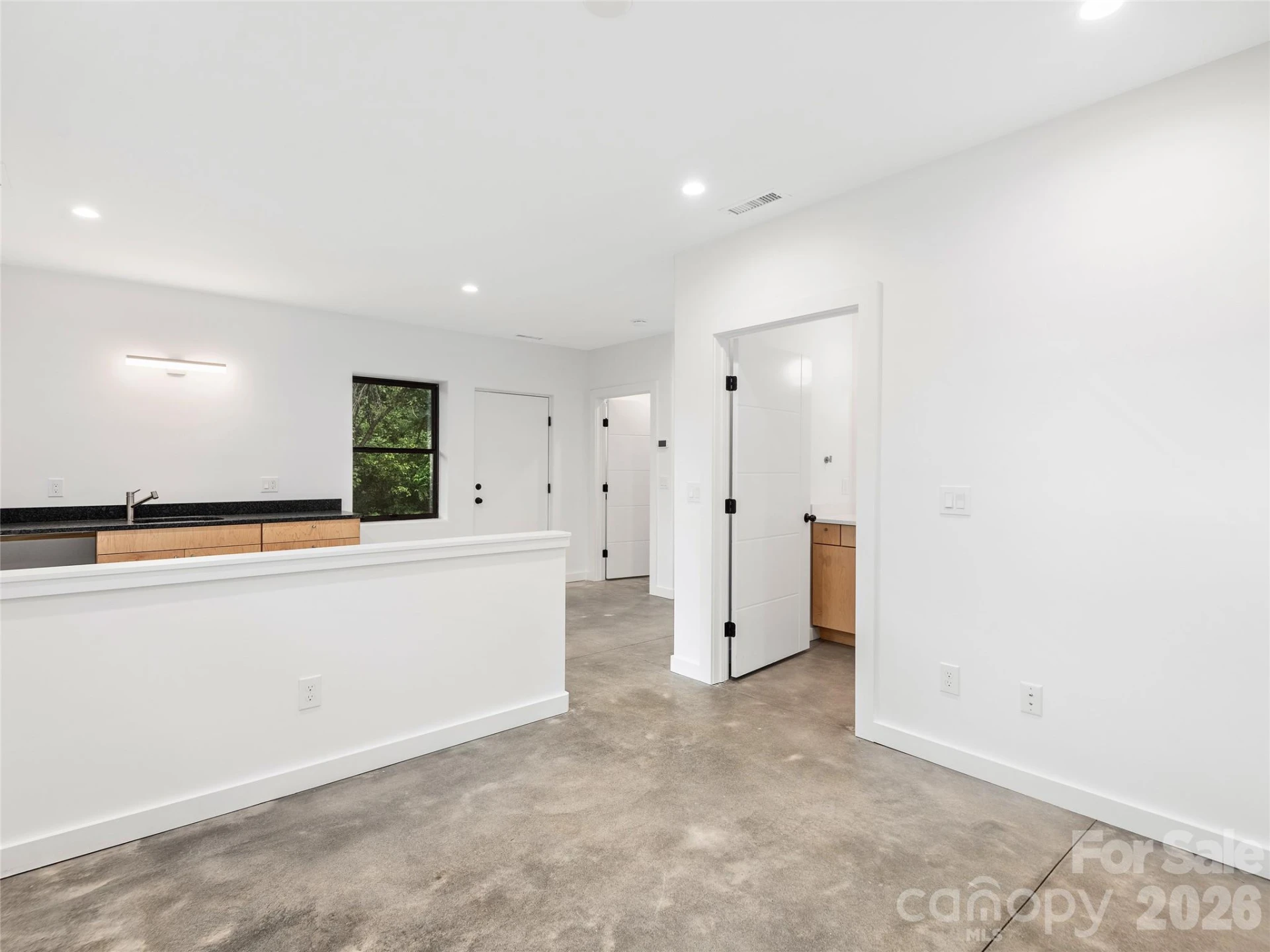 435 W Haywood Street - Photo 22