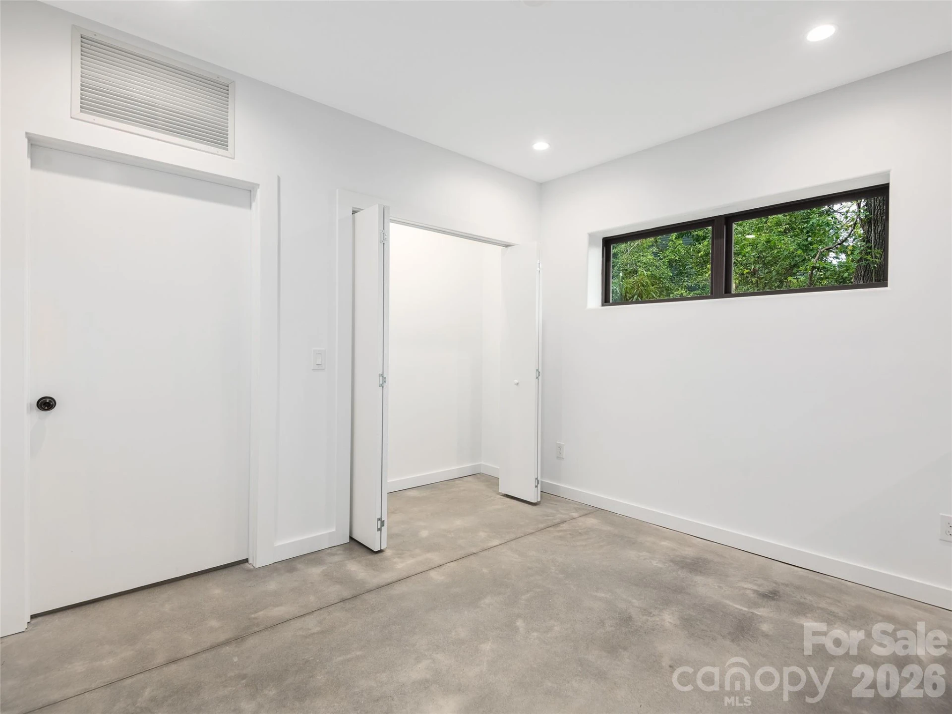435 W Haywood Street - Photo 27