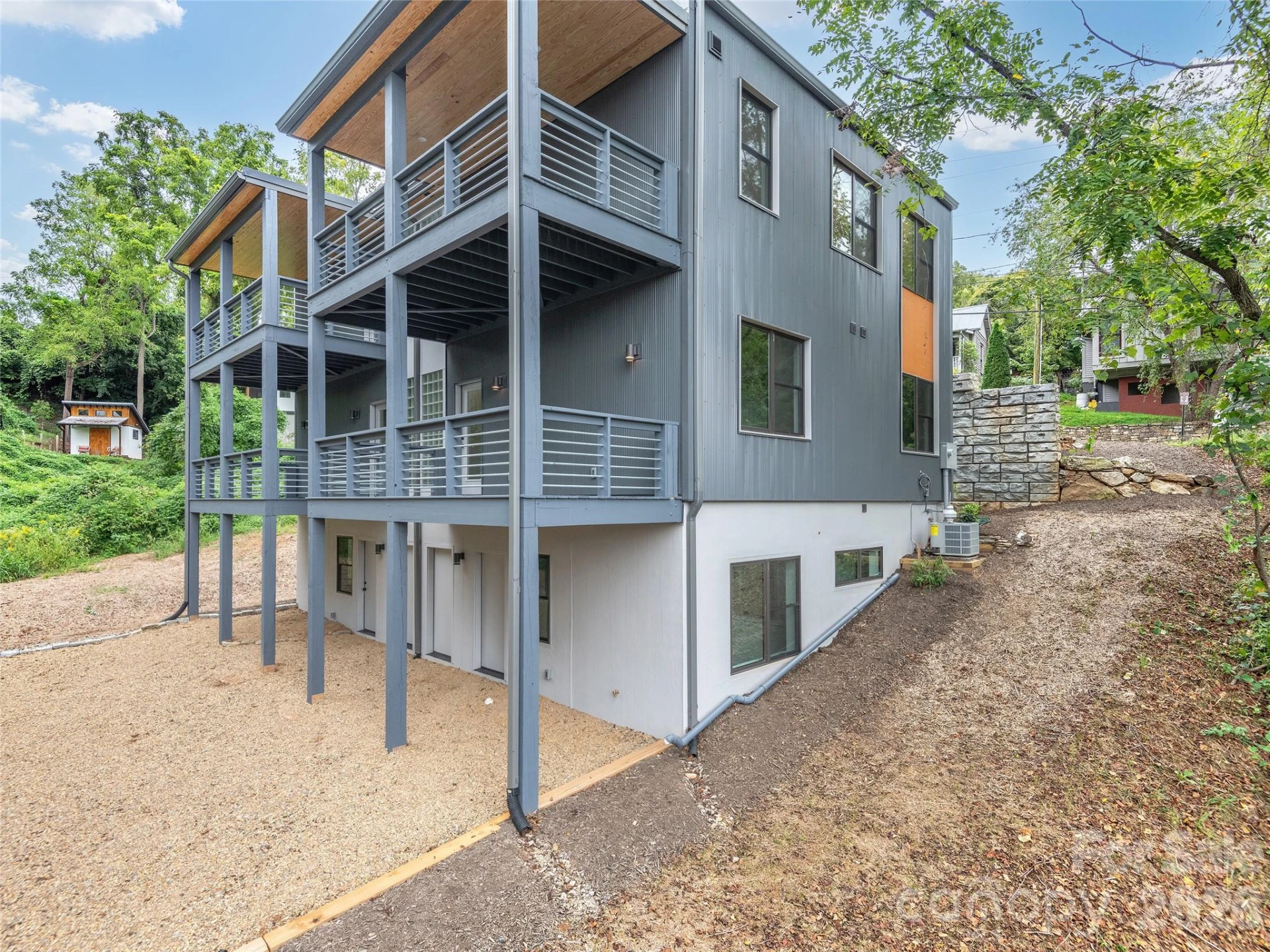 435 W Haywood Street - Photo 28
