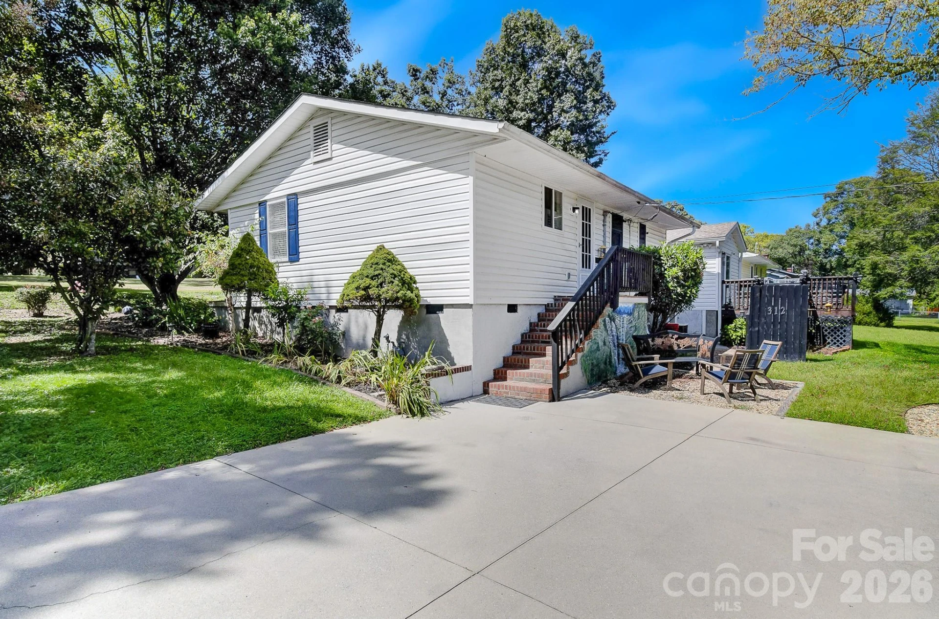 312 Jack Street - Photo 20