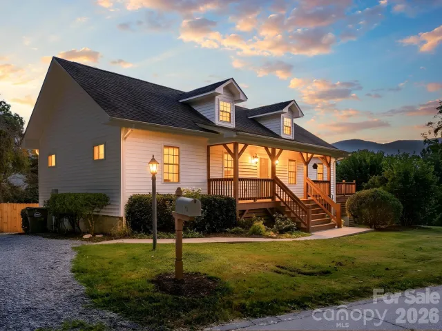 110 Medford Avenue, Waynesville, NC, 28786