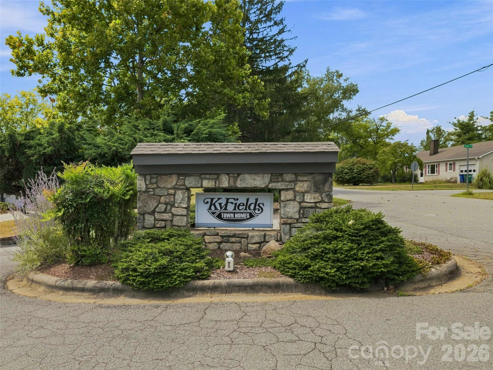403 Kyfields Drive - Photo 2