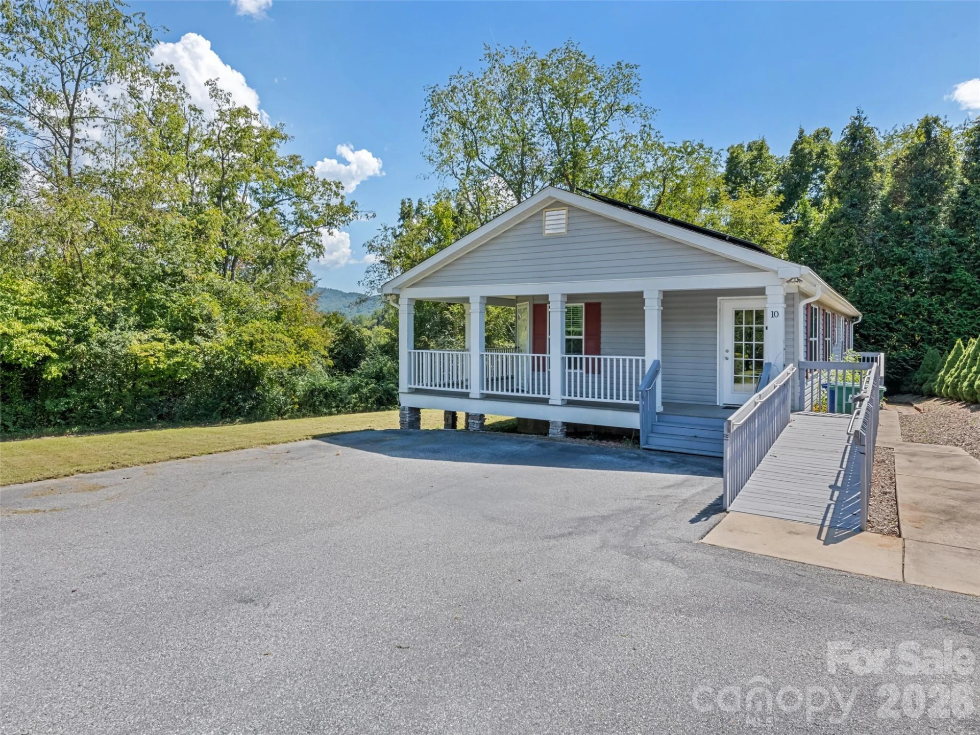 10 Enochs Way - Photo 2