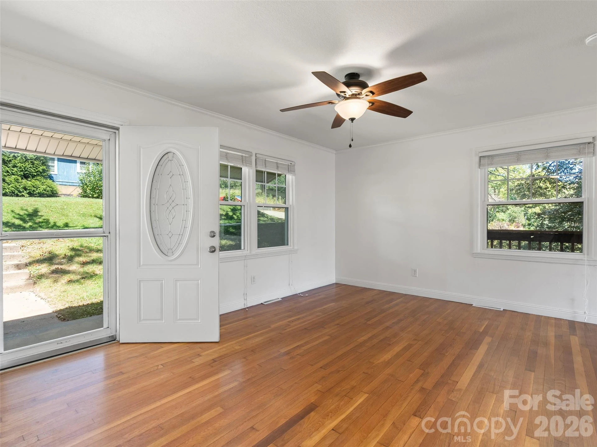 483 Thompson Street - Photo 4