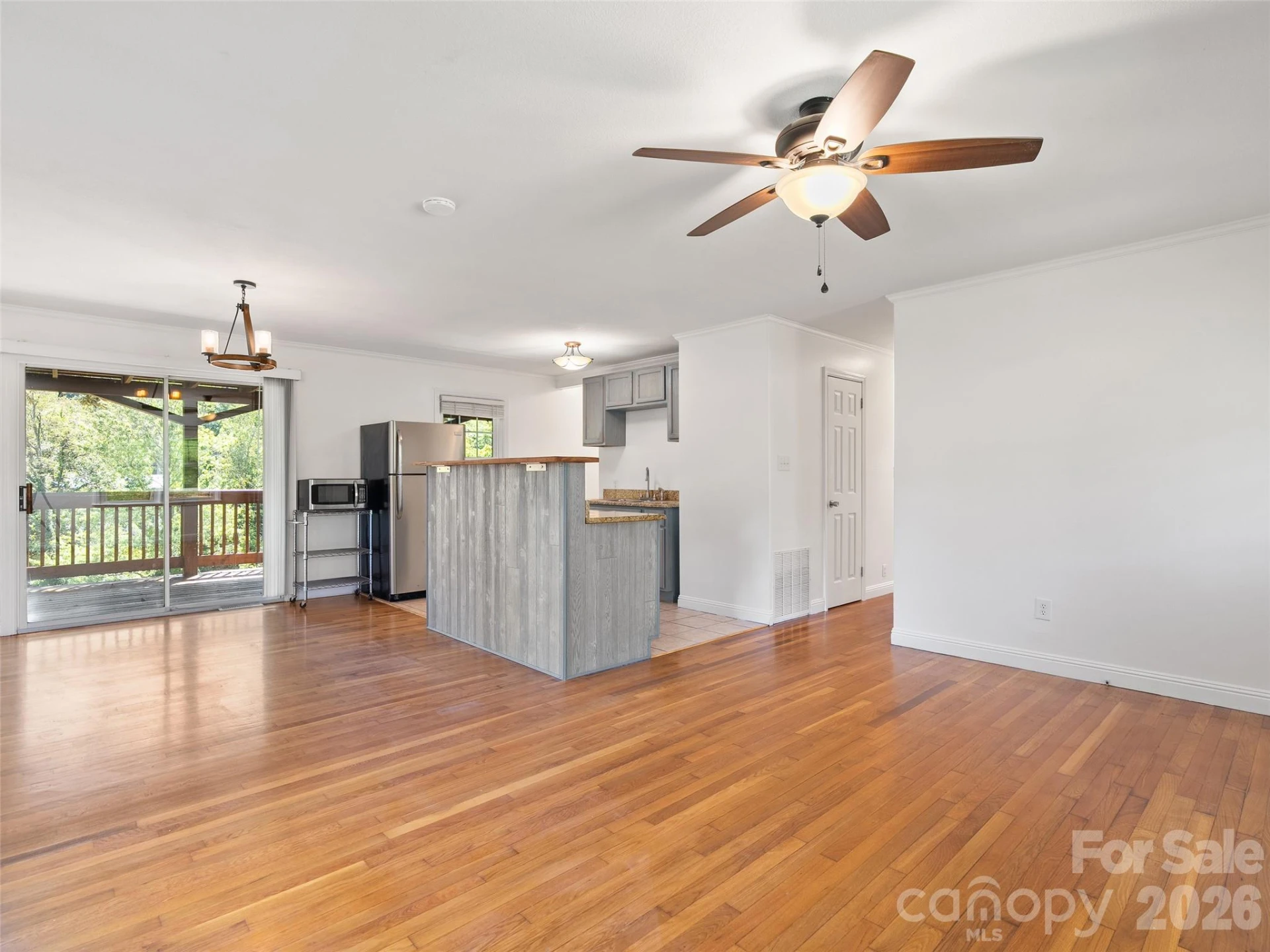 483 Thompson Street - Photo 6