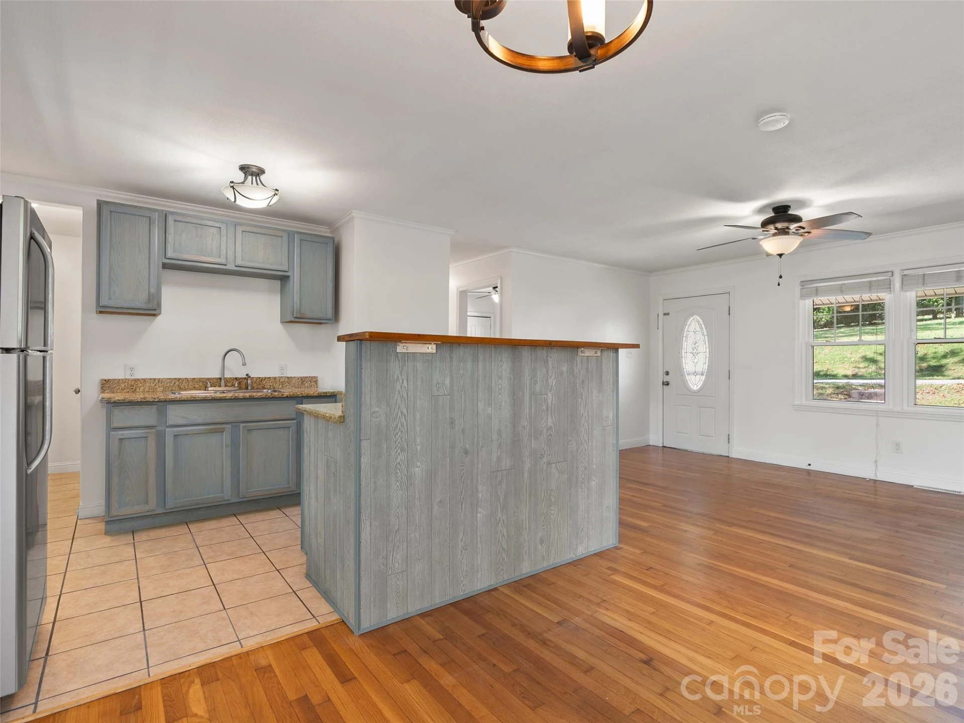 483 Thompson Street - Photo 7