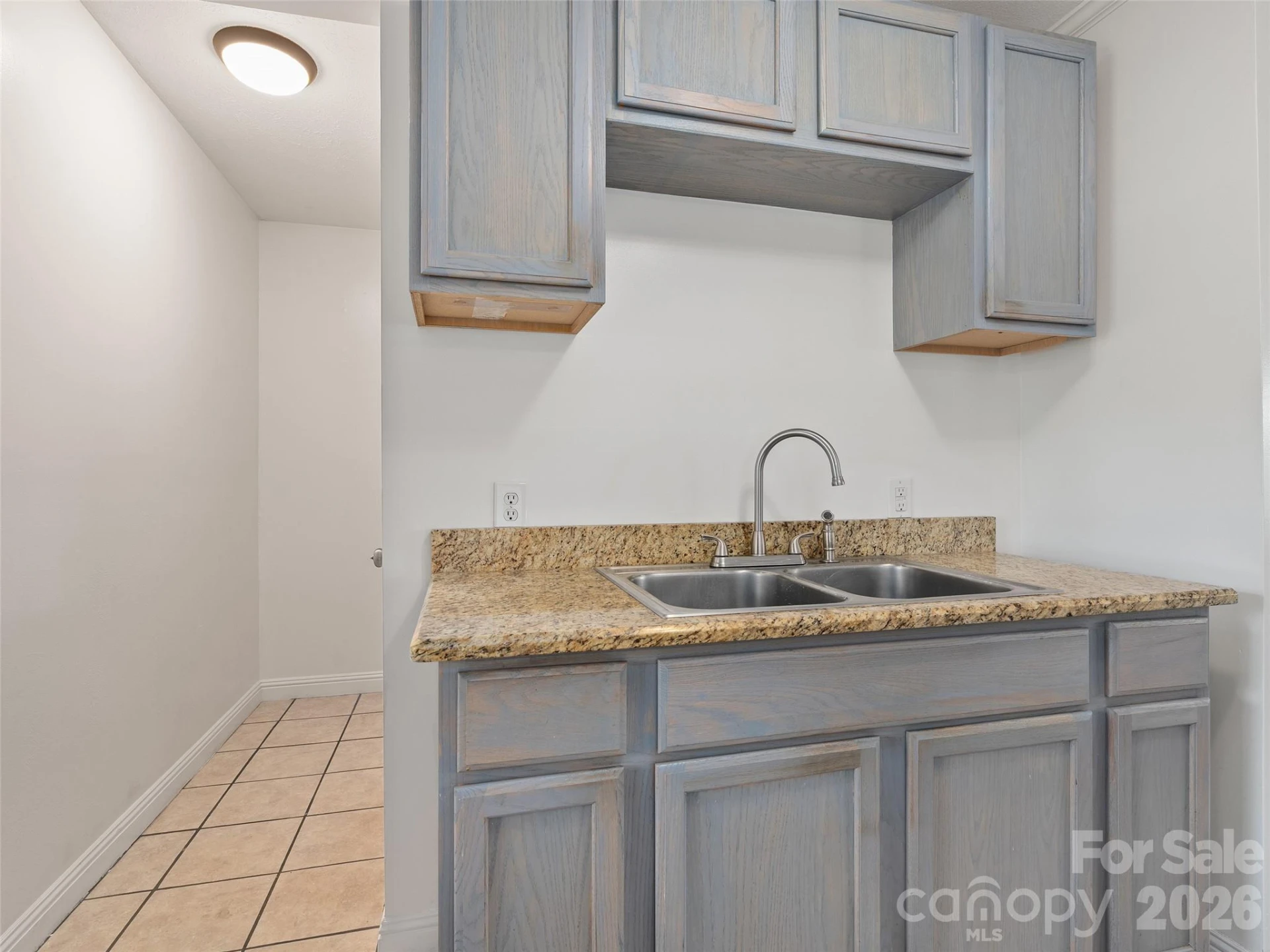 483 Thompson Street - Photo 8