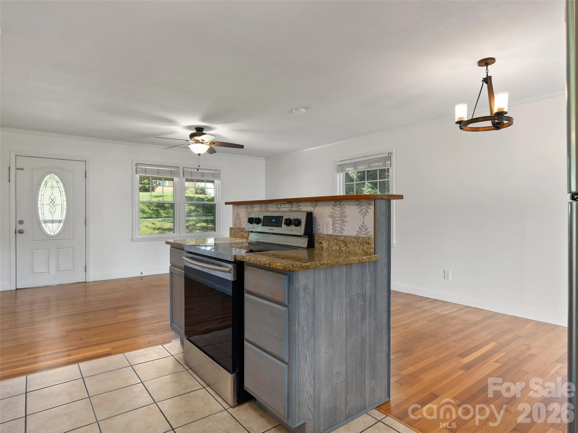 483 Thompson Street - Photo 9