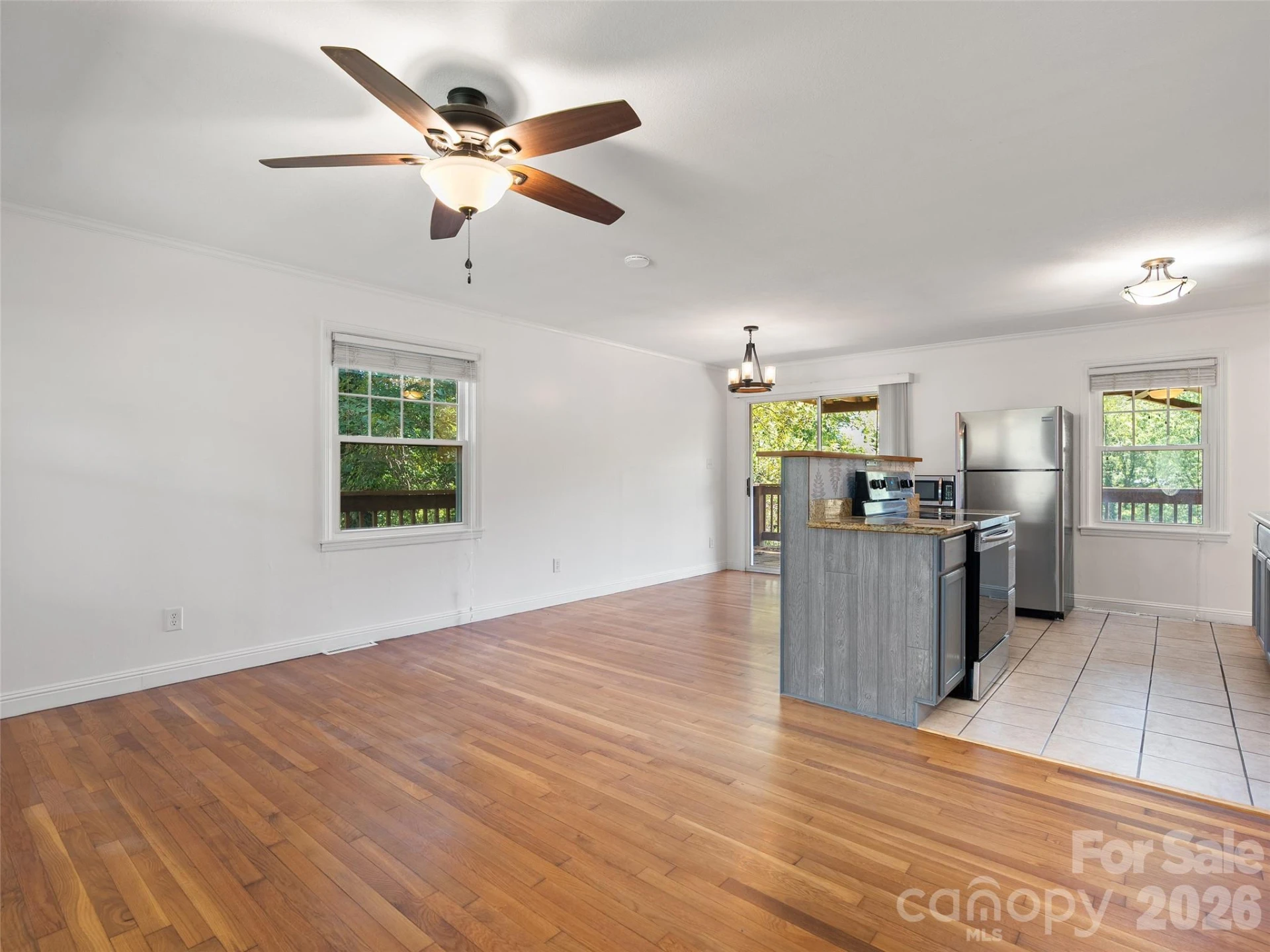 483 Thompson Street - Photo 10