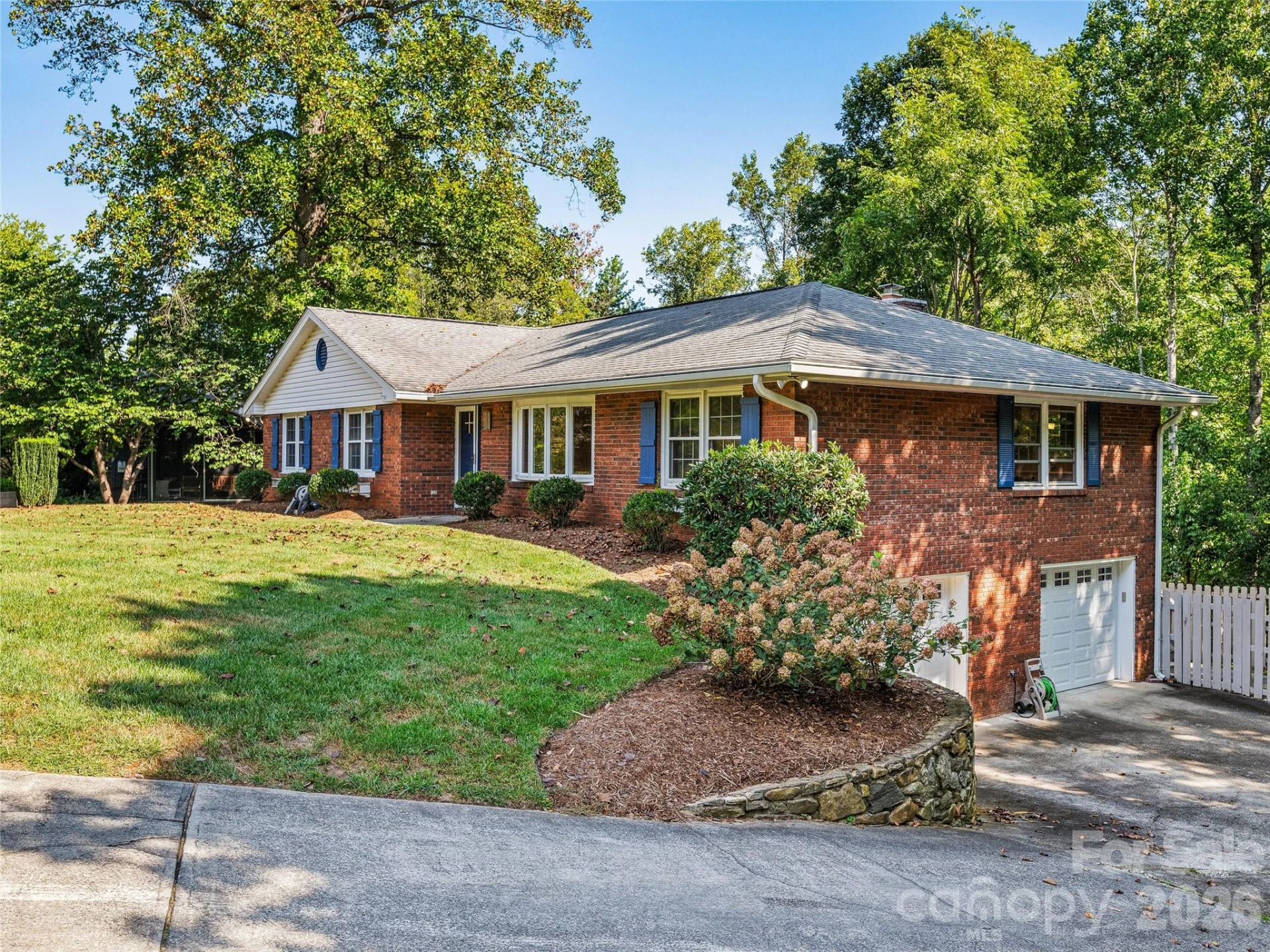 531 Bluebird Ridge - Photo 2