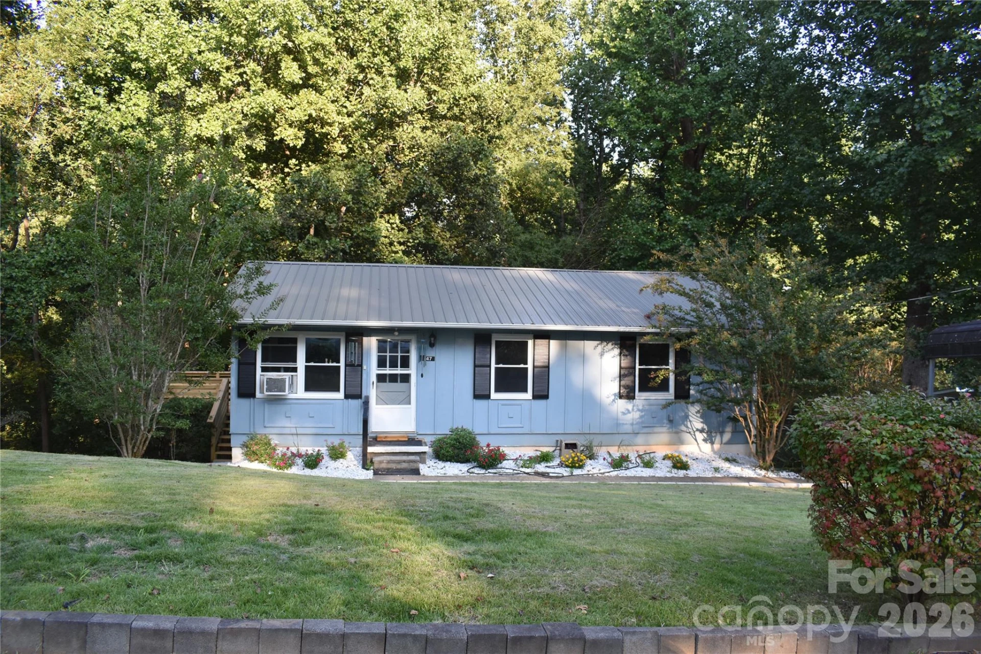 247 Lucky Street - Photo 2