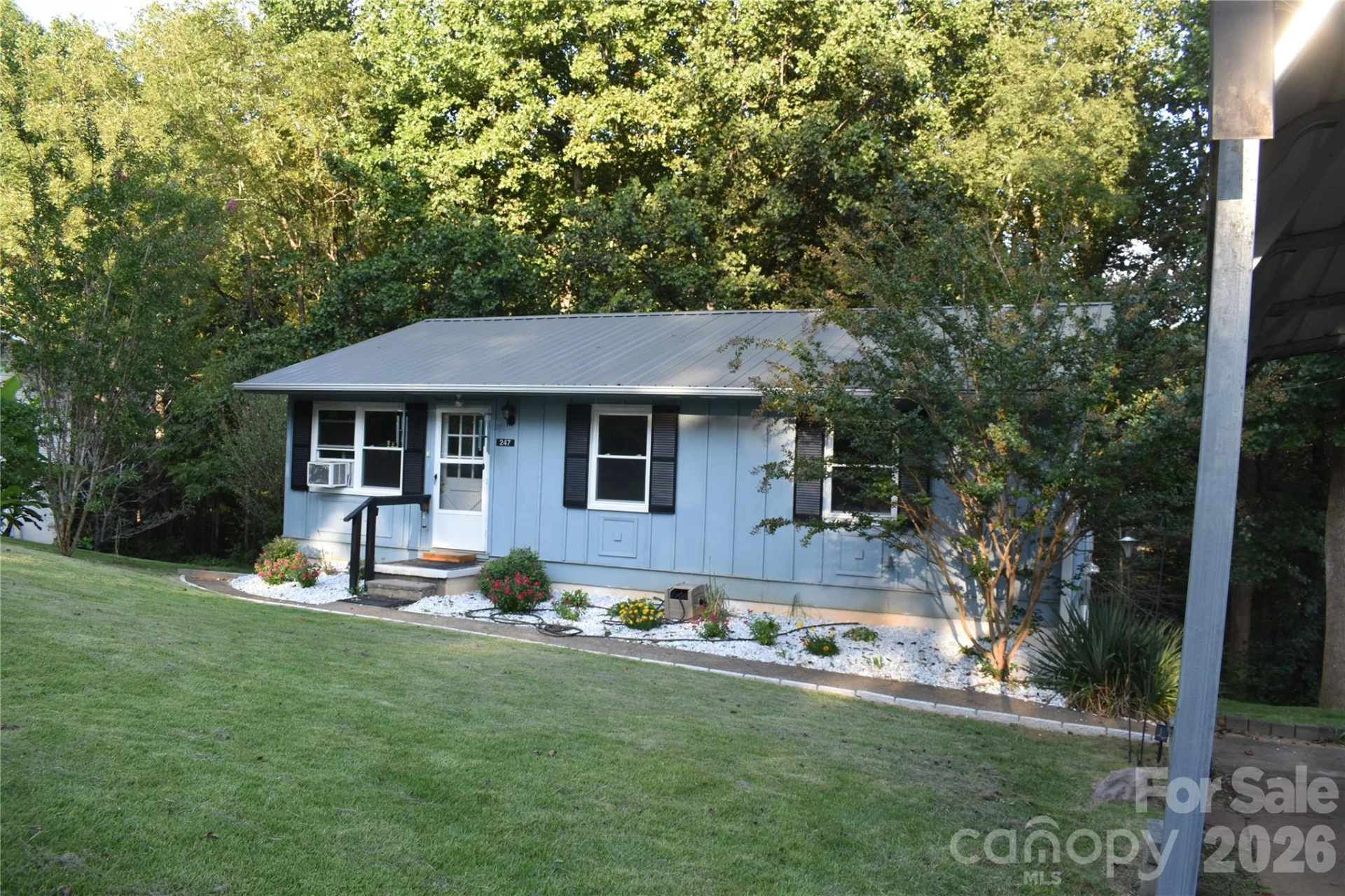 247 Lucky Street - Photo 3