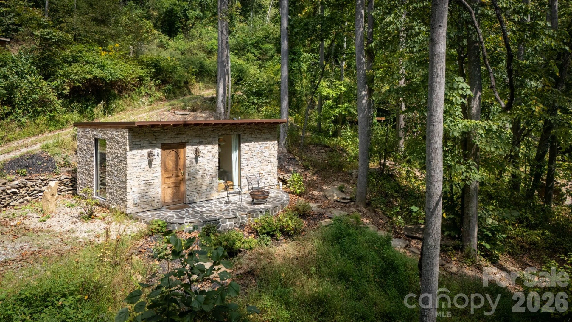 44 Azura None - Photo 3