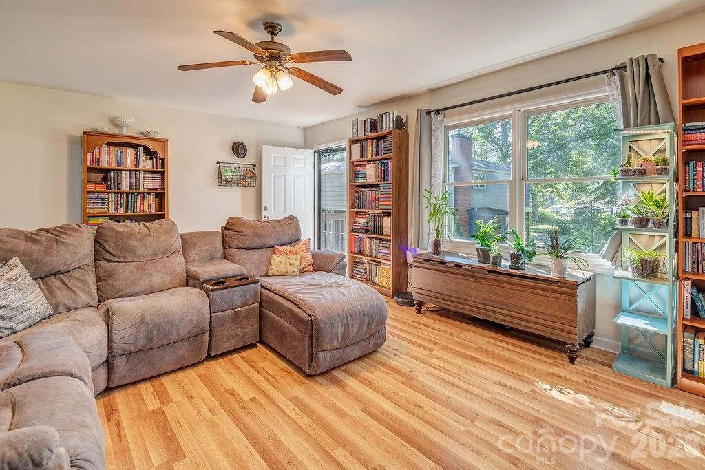 120 Eastwood Avenue - Photo 3