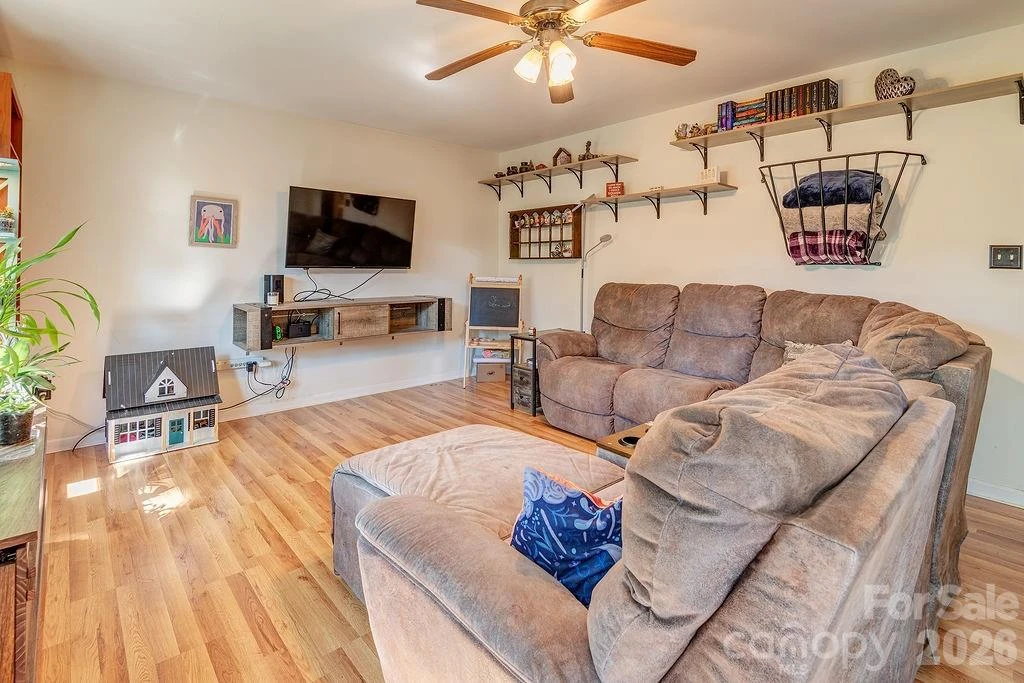 120 Eastwood Avenue - Photo 11