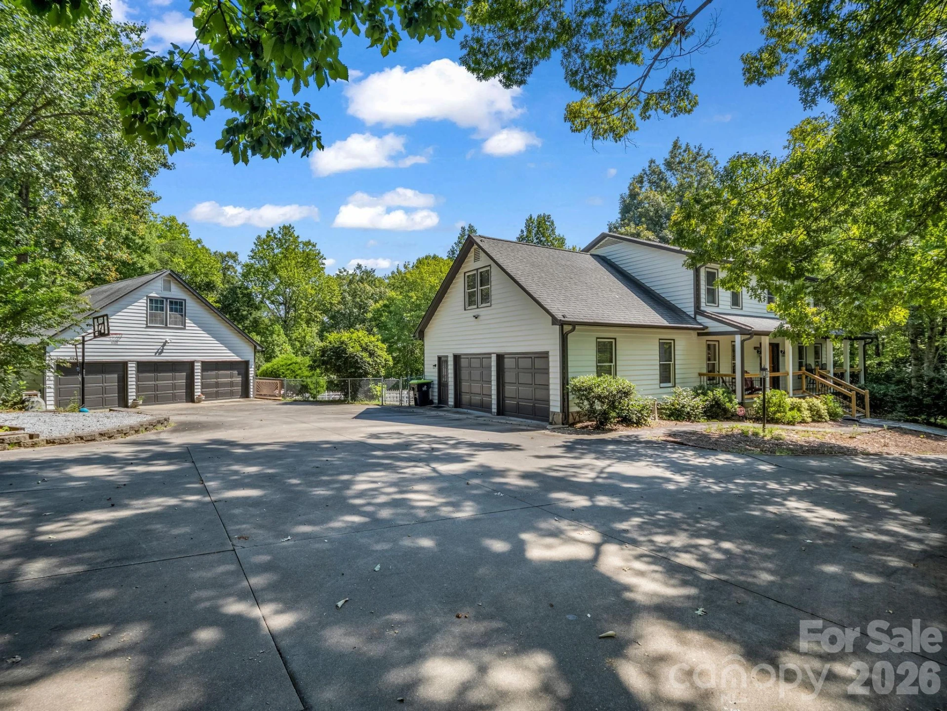 215 Hillcrest Drive - Photo 2