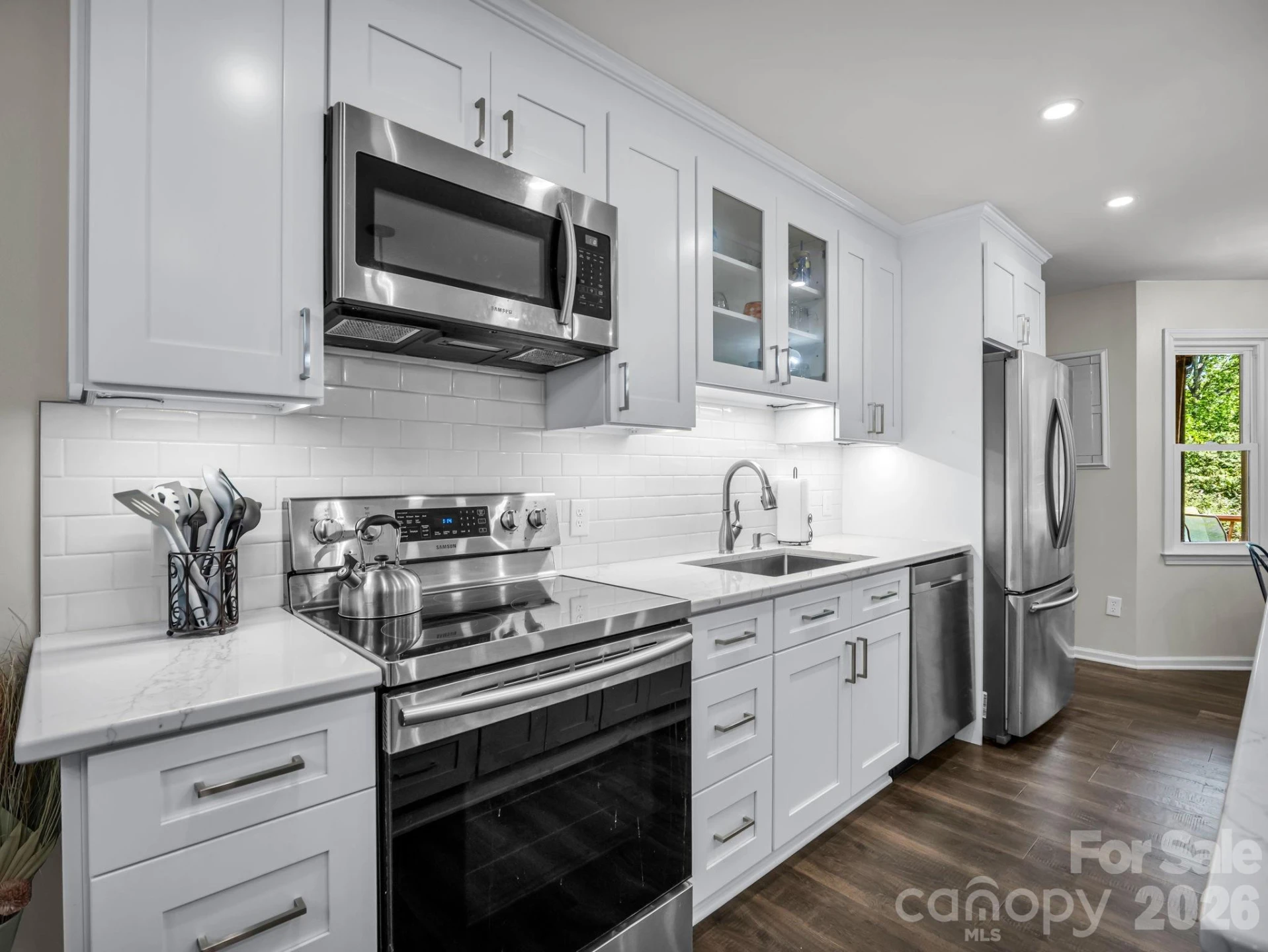 215 Hillcrest Drive - Photo 10