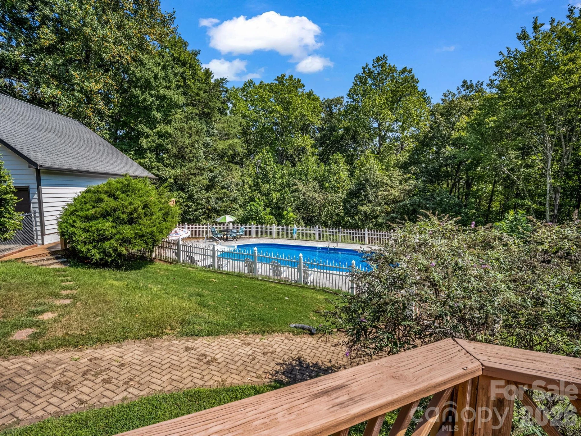 215 Hillcrest Drive - Photo 34