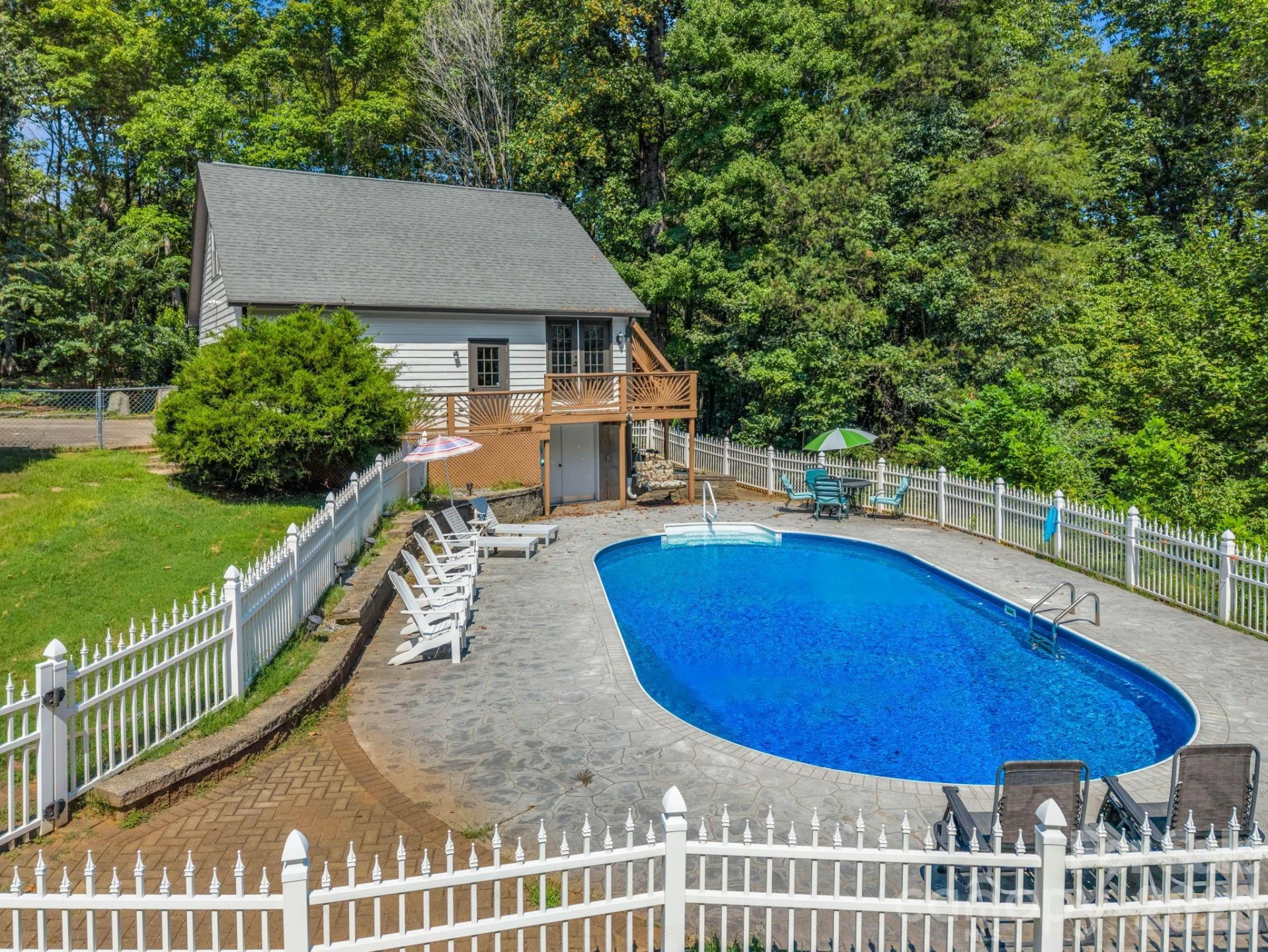215 Hillcrest Drive - Photo 36