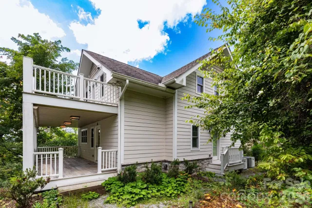 11 Lila Lane, Clyde, NC, 28721