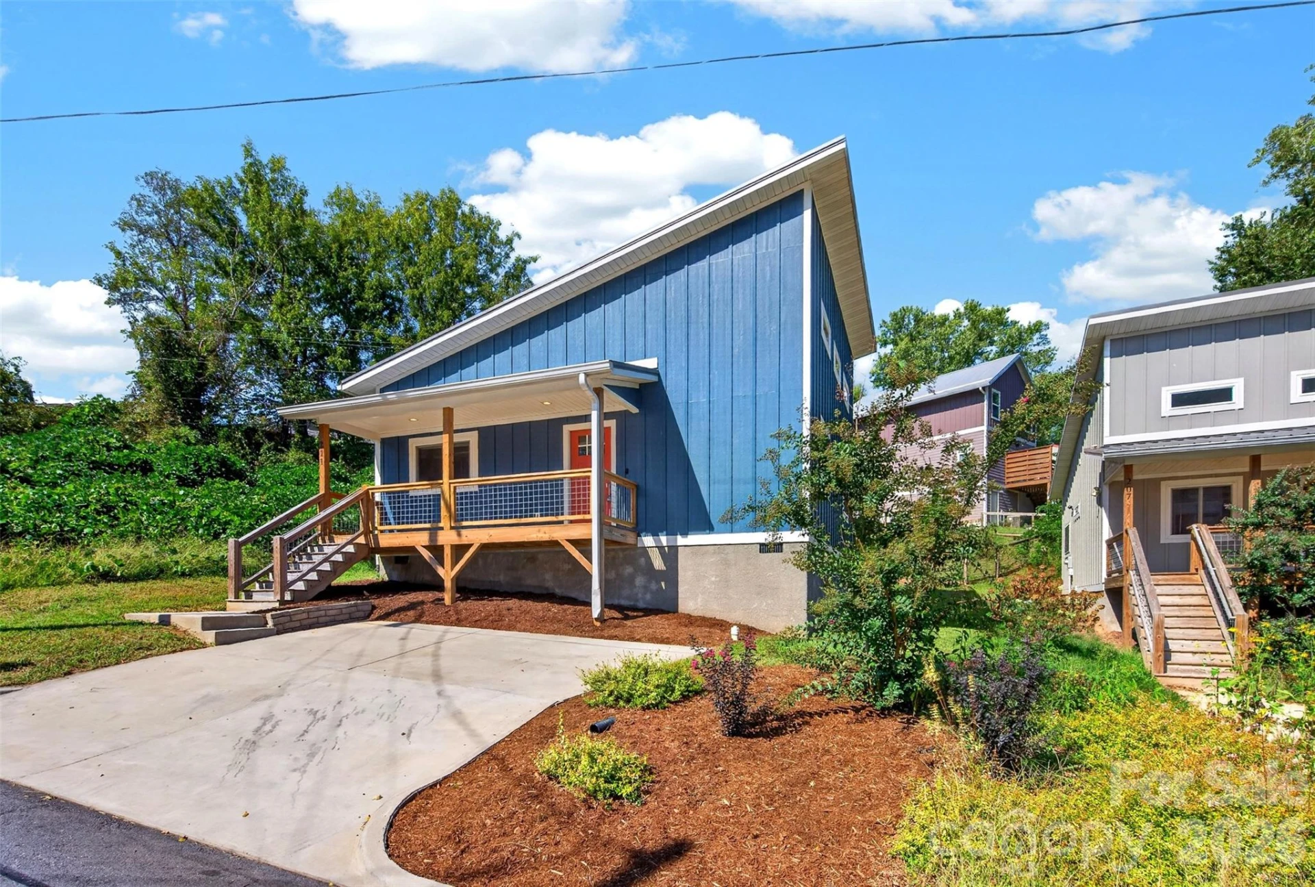 211 Hanover Street - Photo 2