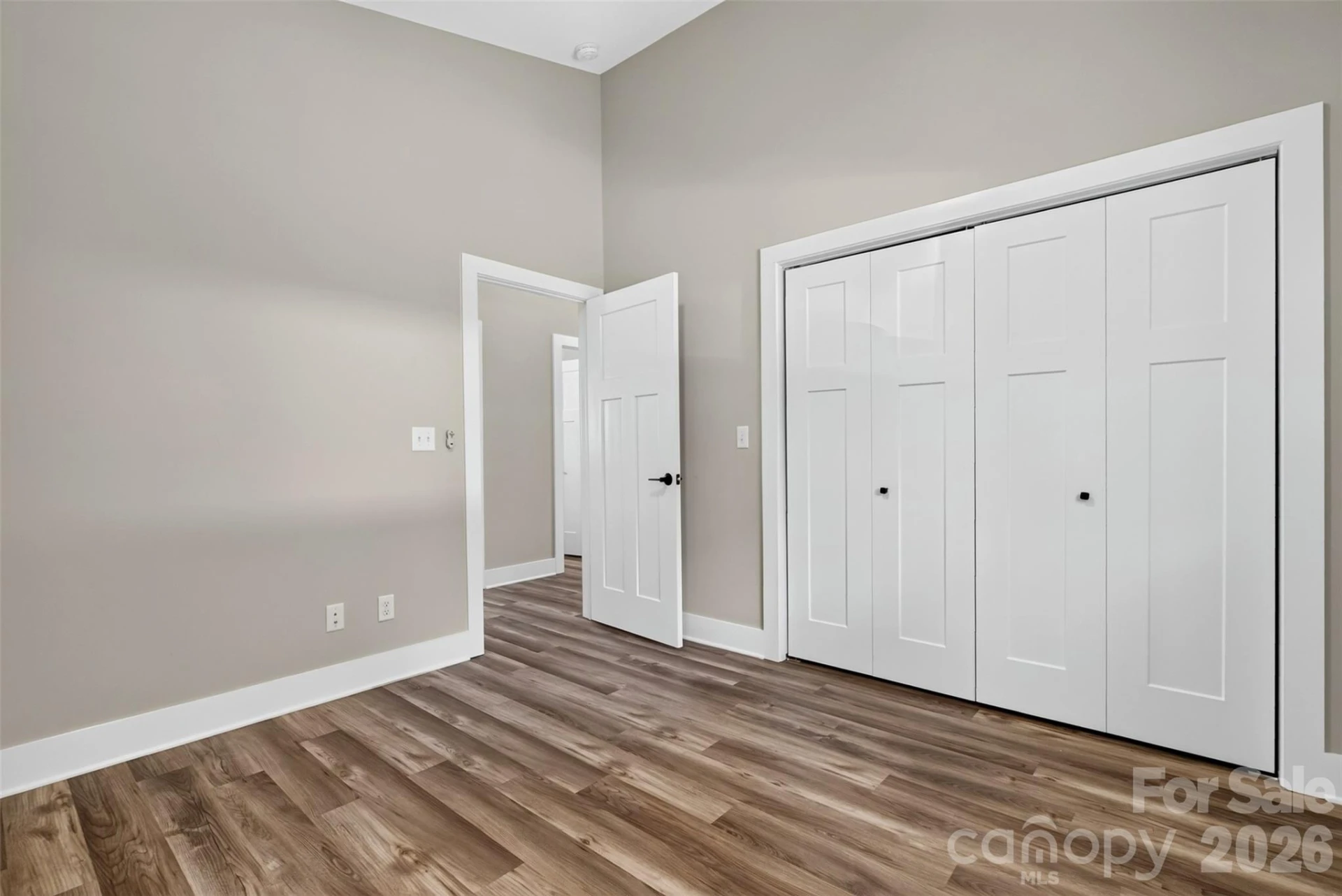 211 Hanover Street - Photo 11