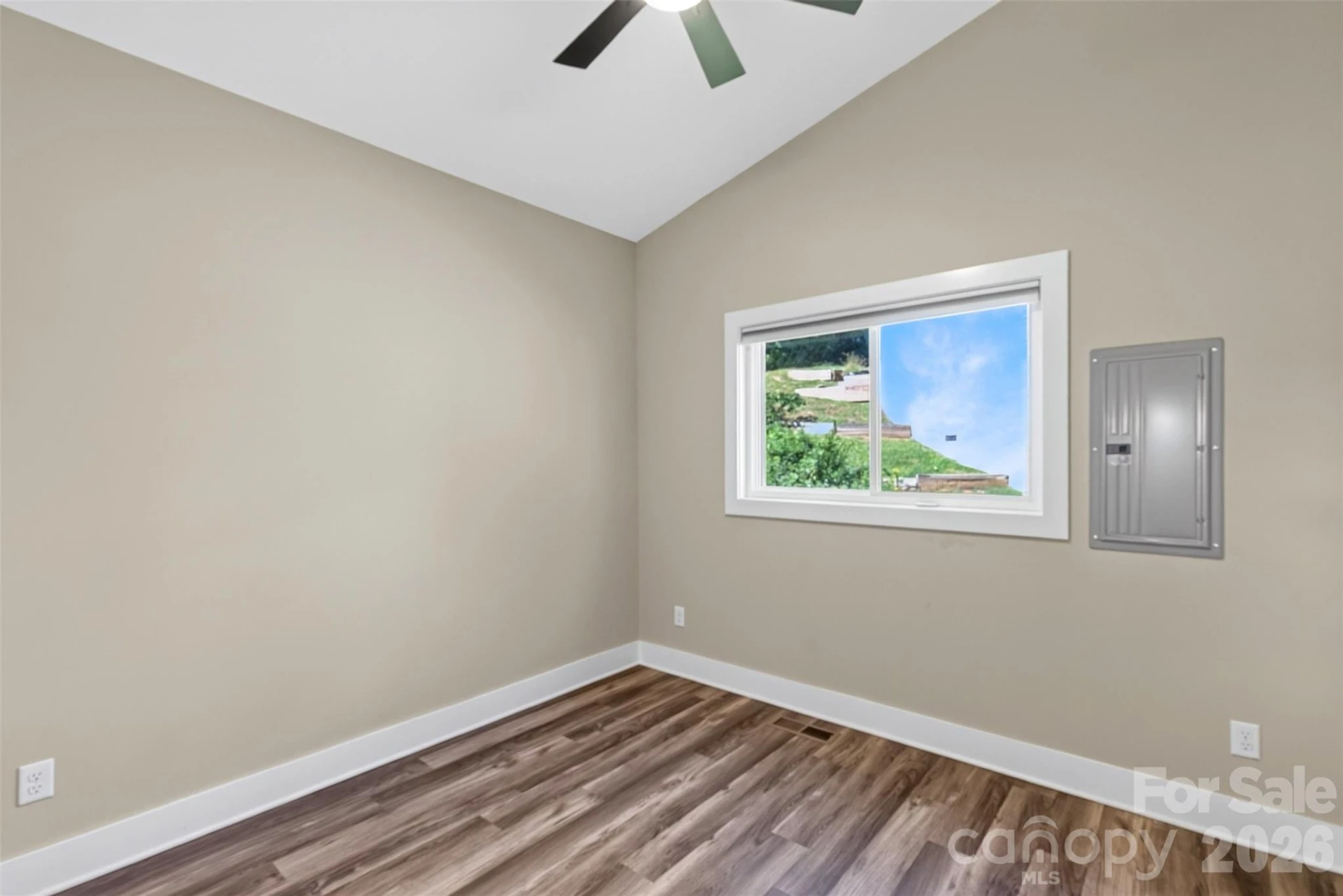 211 Hanover Street - Photo 12
